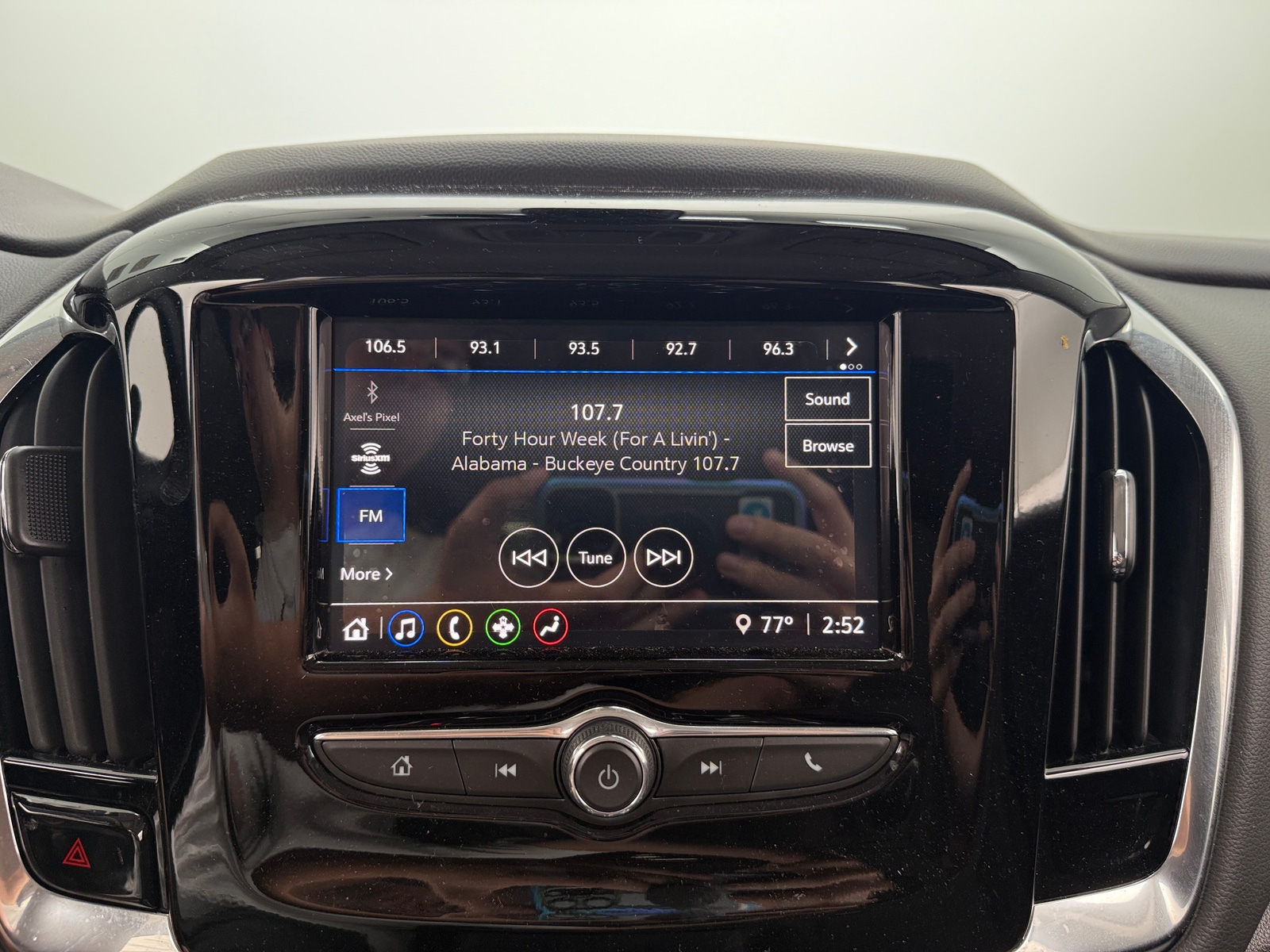 Thumbnail: 2021 Chevrolet Traverse - 4