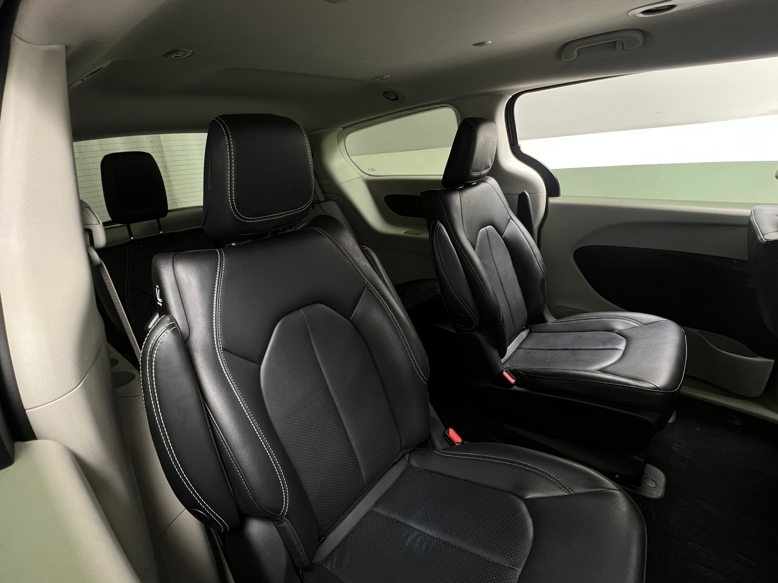 Thumbnail: 2022 Chrysler Pacifica - 5