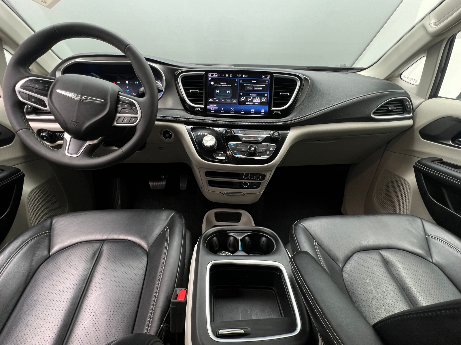 Thumbnail: 2022 Chrysler Pacifica - 2