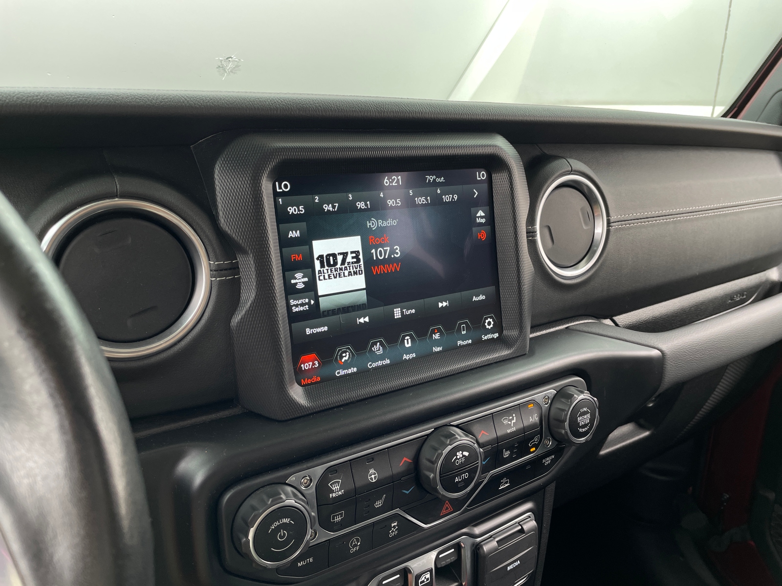 Thumbnail: 2021 Jeep Gladiator - 3