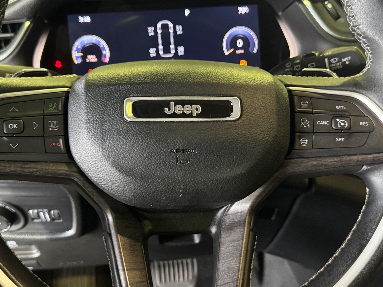 Thumbnail: 2022 Jeep Grand Cherokee L - 5