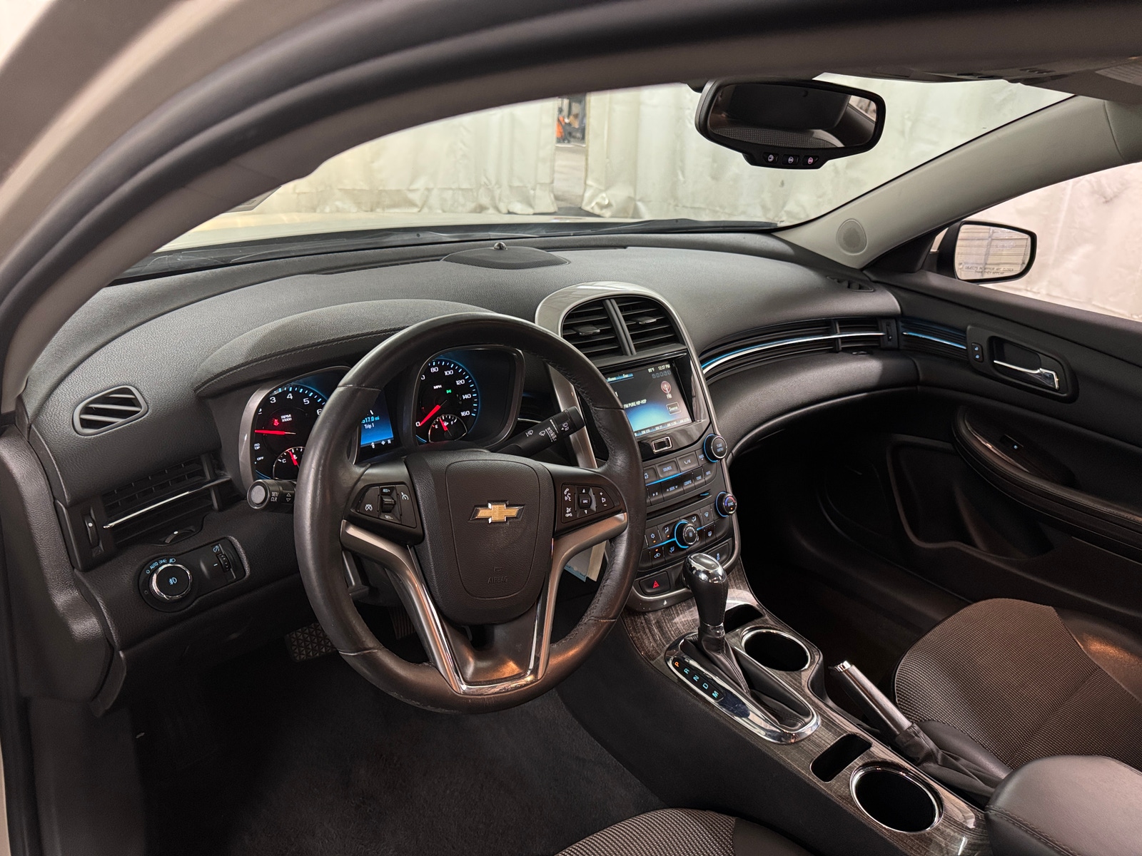 Thumbnail: 2015 Chevrolet Malibu - 2