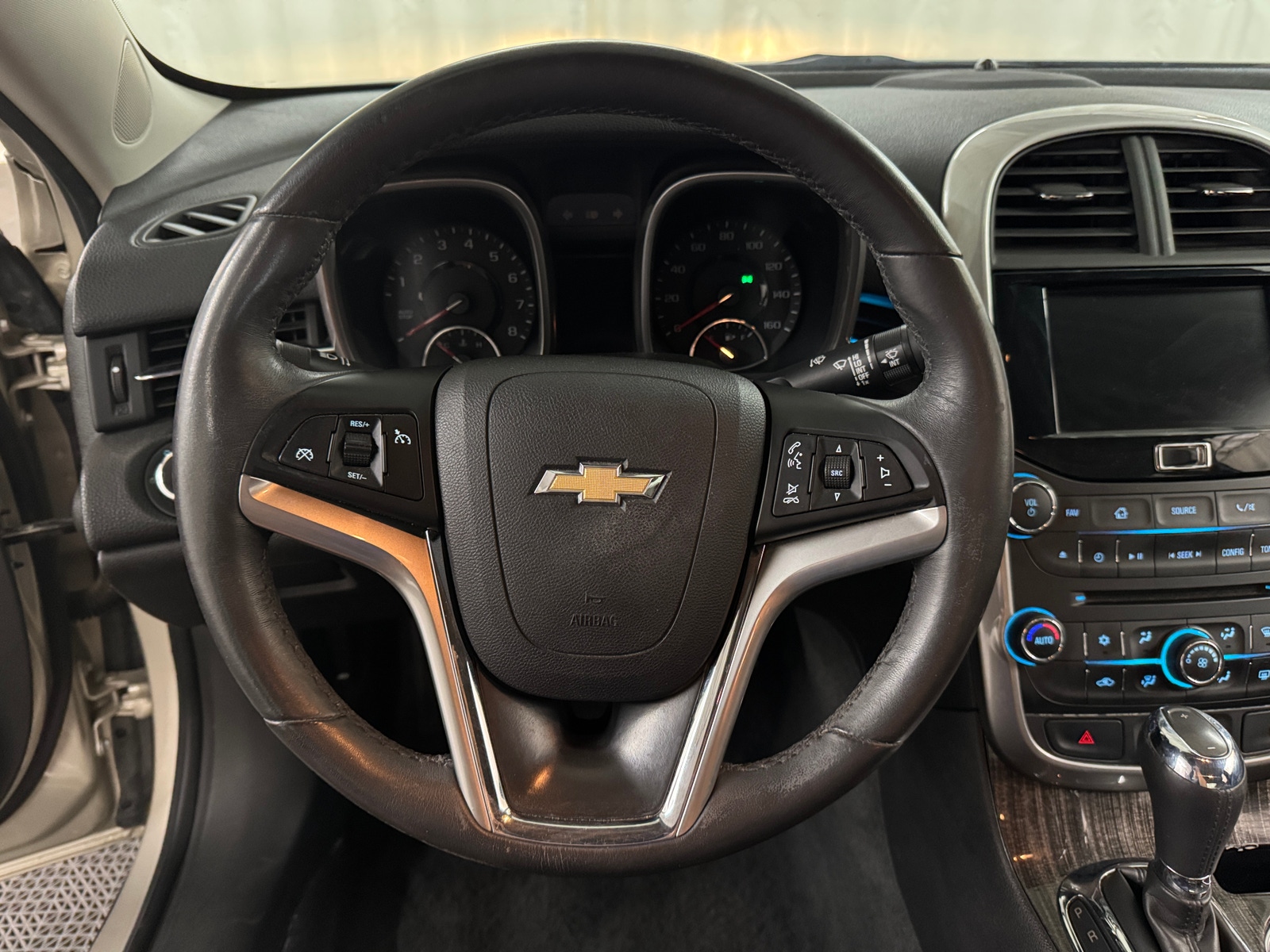 Thumbnail: 2015 Chevrolet Malibu - 4