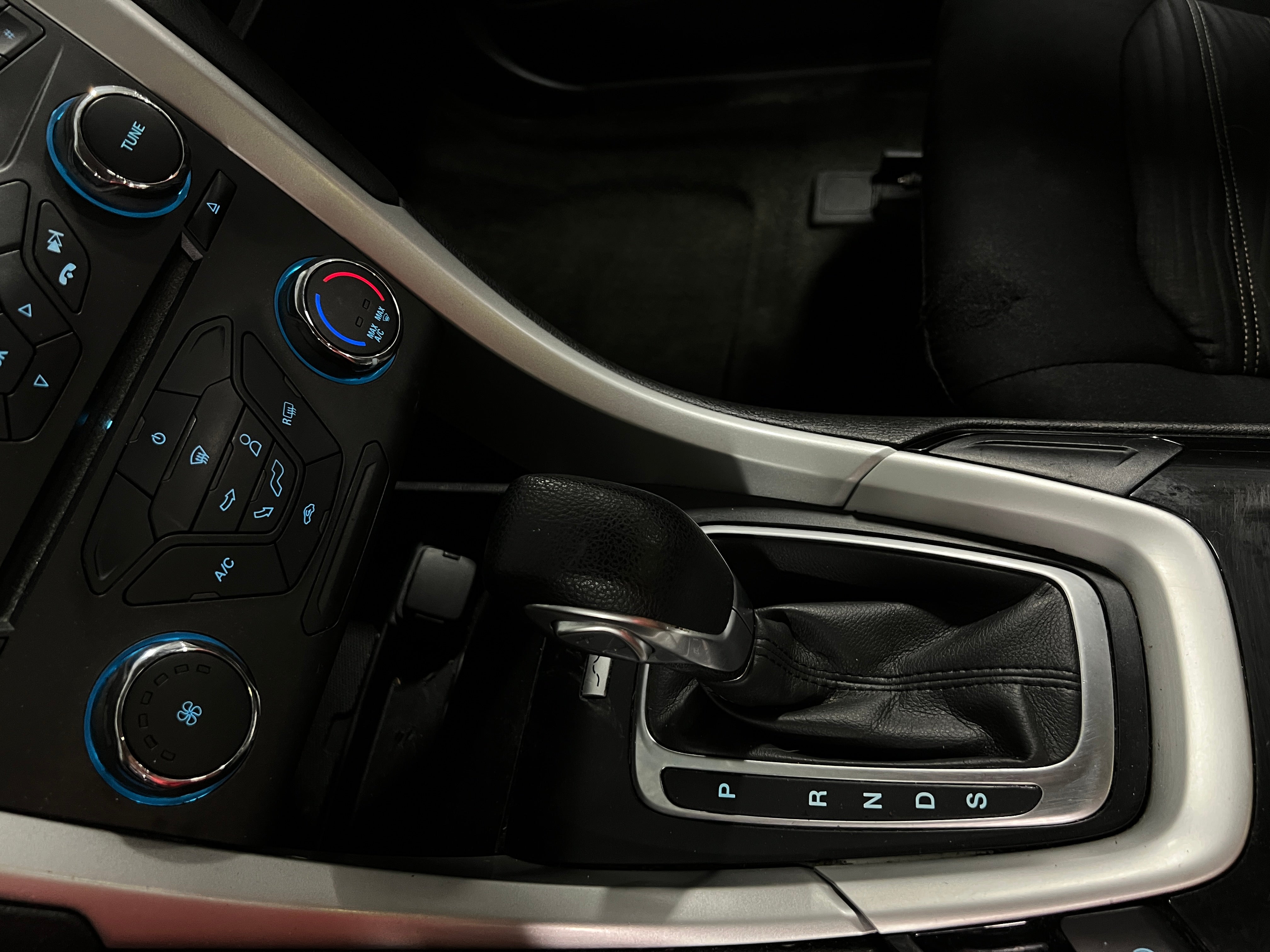 Used 2016 Ford Fusion SE with VIN 1FA6P0H75G5113064 for sale in Oak Creek, WI