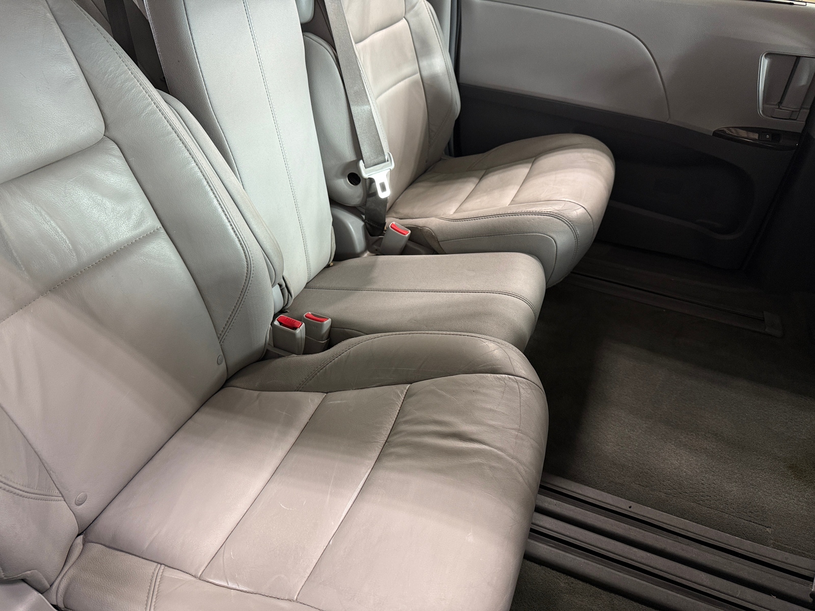 Thumbnail: 2015 Toyota Sienna - 5