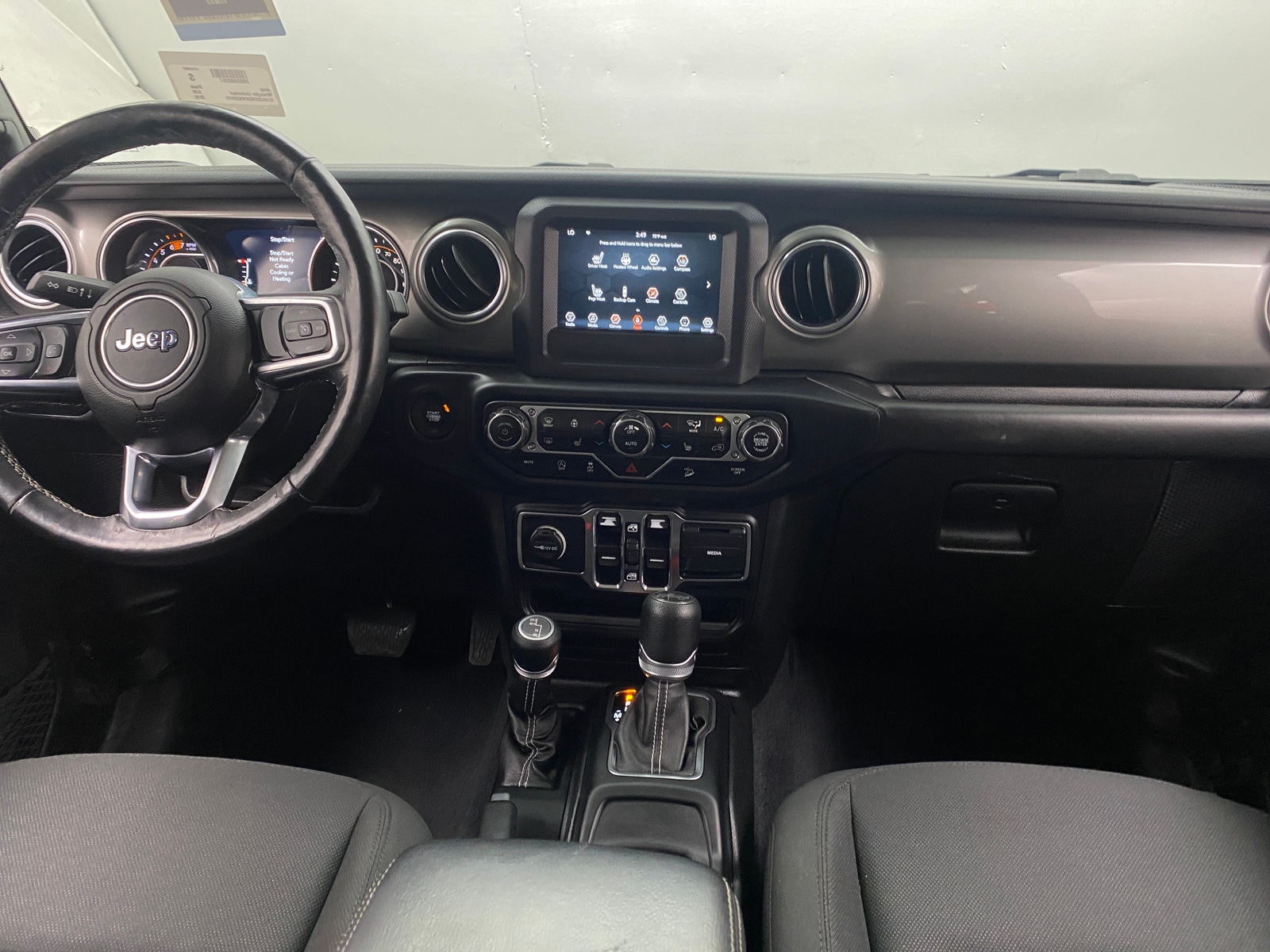 Thumbnail: 2019 Jeep Wrangler - 3
