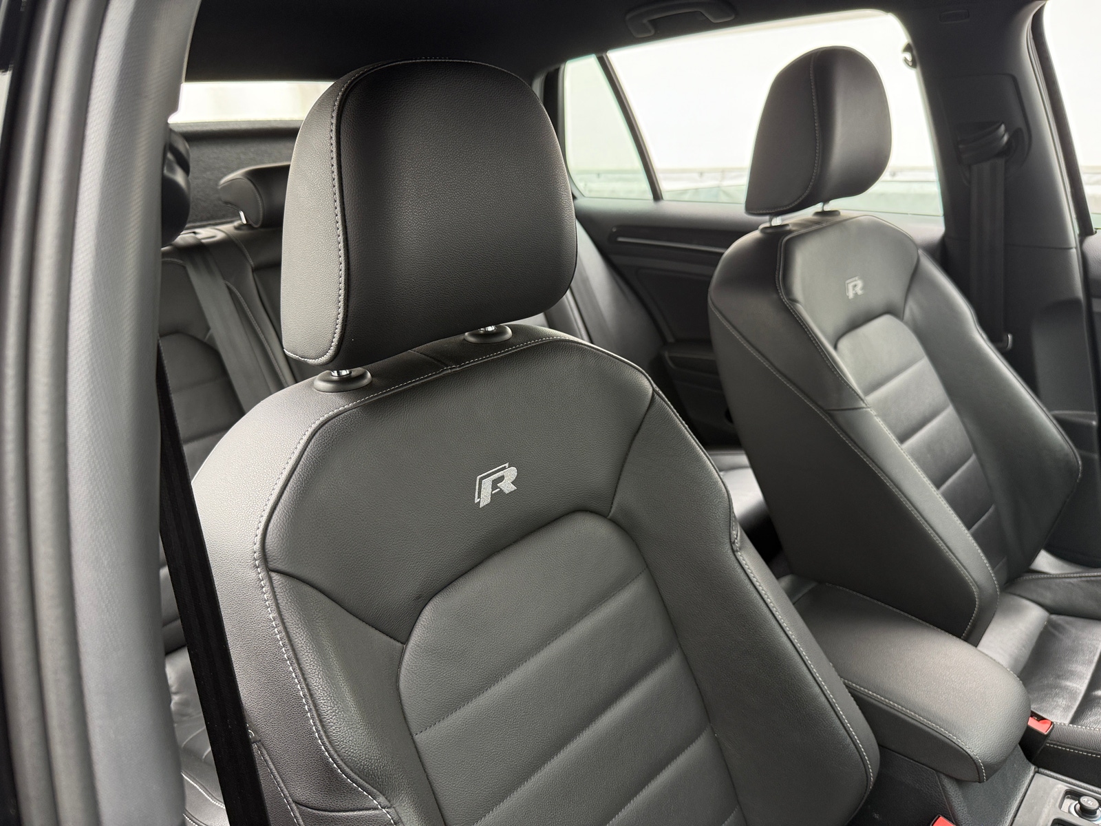 Thumbnail: 2016 Volkswagen Golf - 2