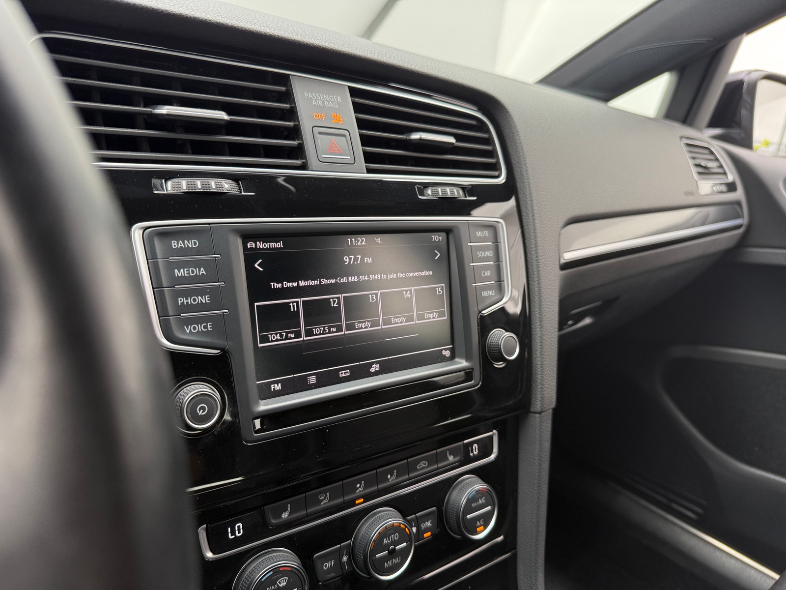 Thumbnail: 2016 Volkswagen Golf - 4
