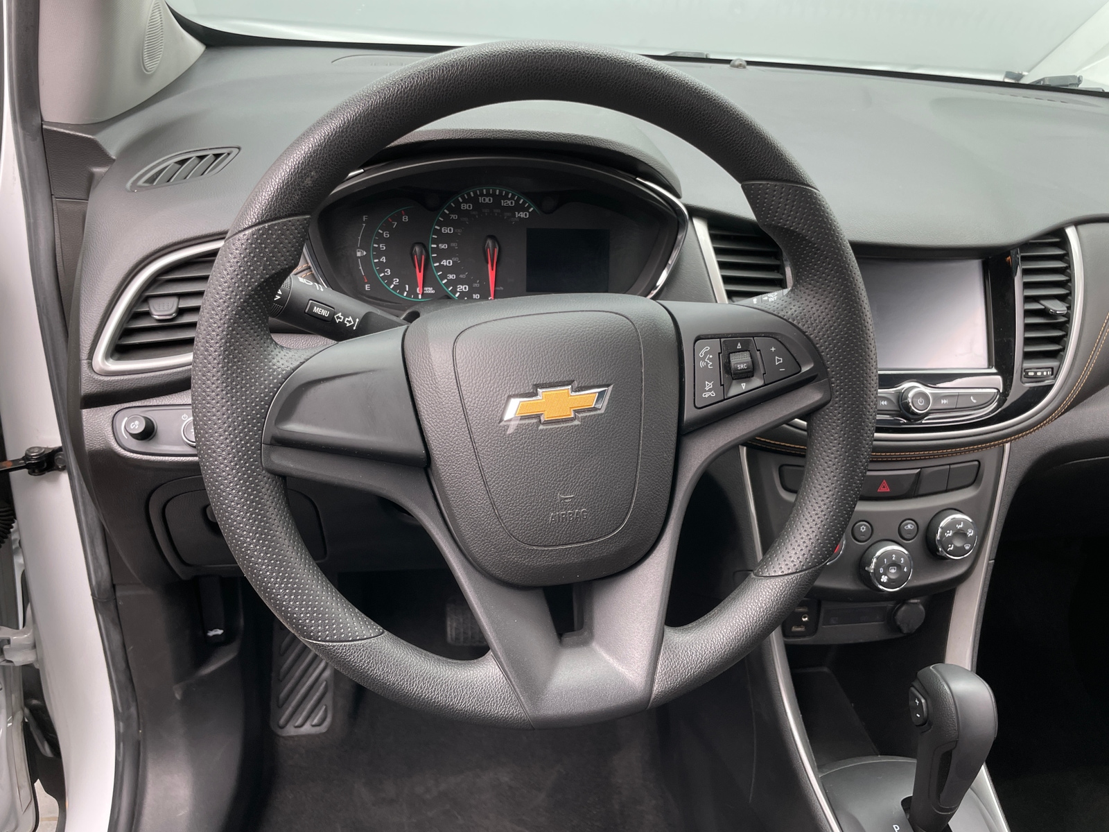 Thumbnail: 2017 Chevrolet Trax - 5