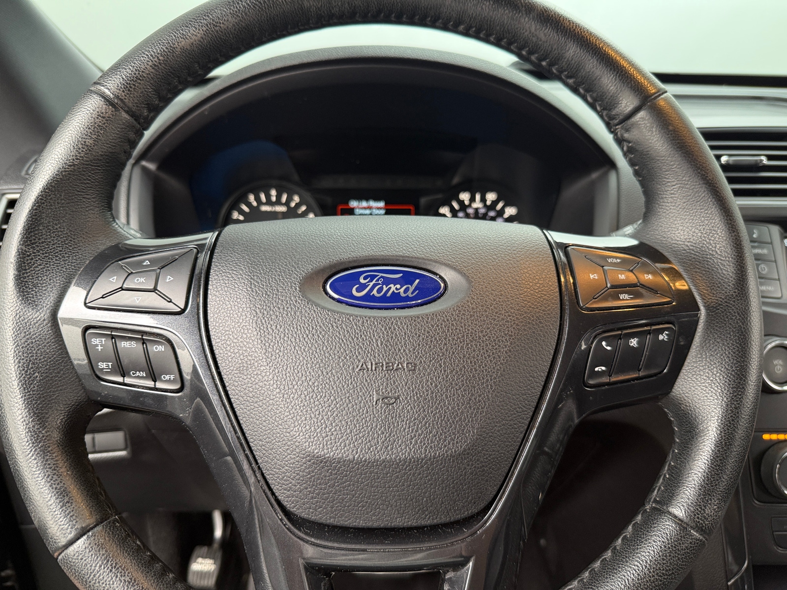 Thumbnail: 2019 Ford Explorer - 5