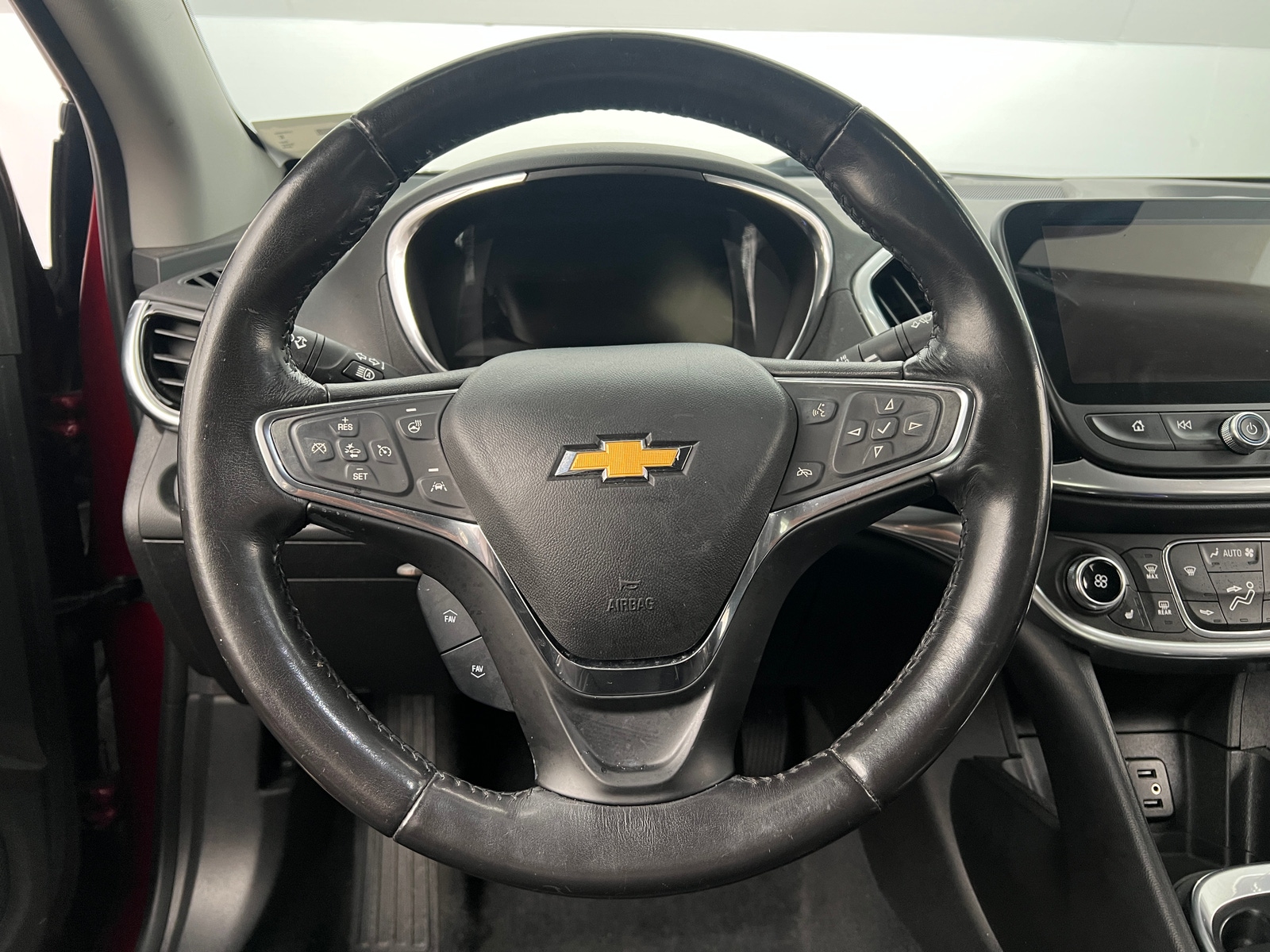Thumbnail: 2018 Chevrolet Volt - 4