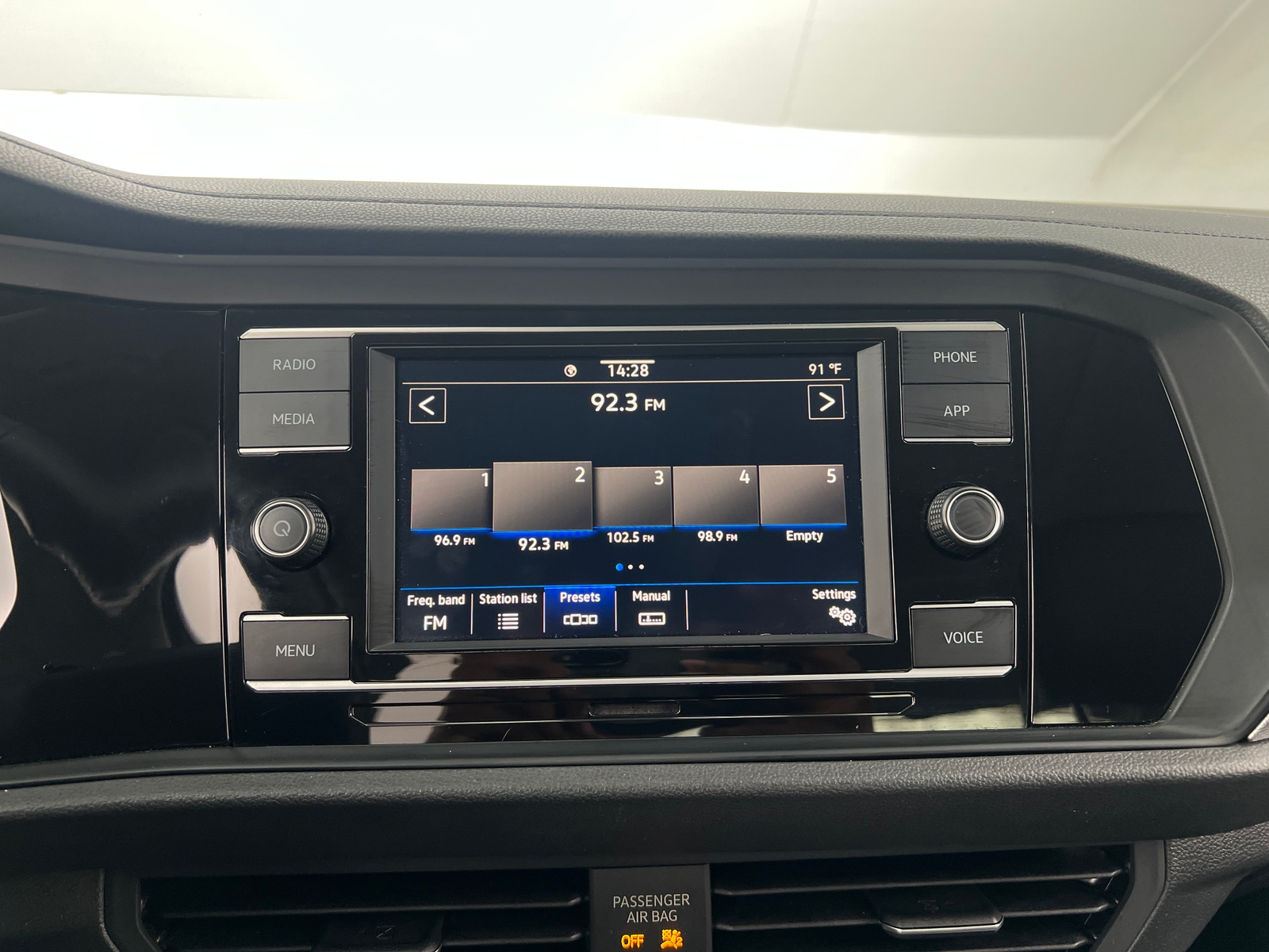 Thumbnail: 2021 Volkswagen Jetta - 4