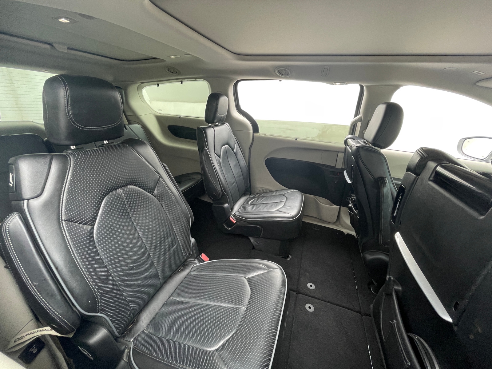 Thumbnail: 2018 Chrysler Pacifica - 5