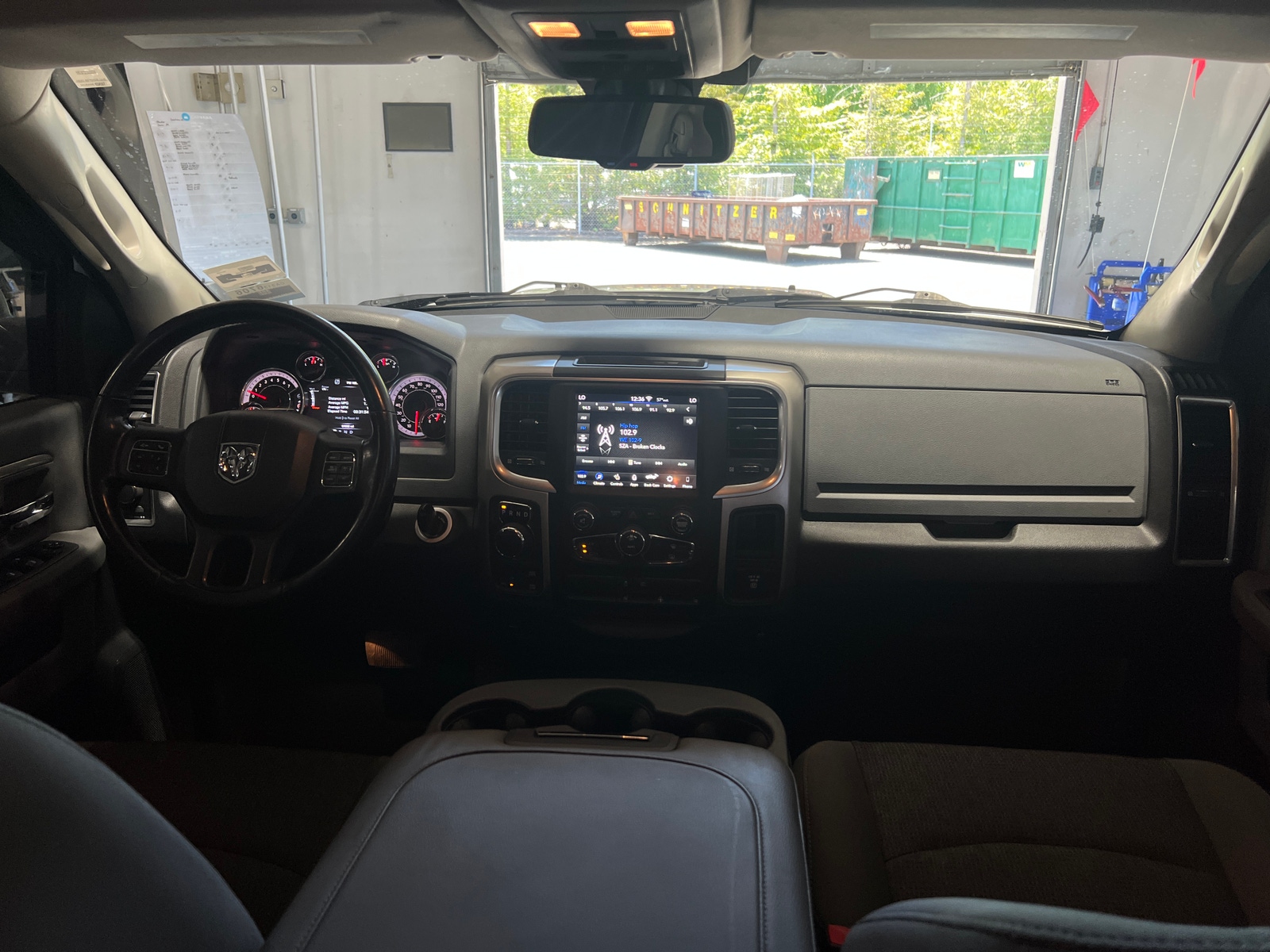 Thumbnail: 2020 RAM 1500 Classic - 3