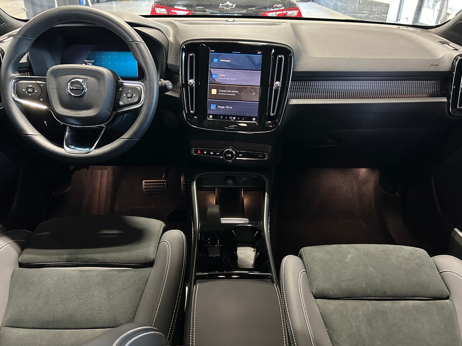 Thumbnail: 2022 Volvo XC40 - 2