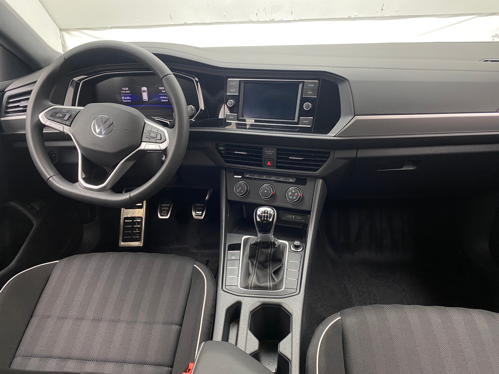 Thumbnail: 2024 Volkswagen Jetta - 3