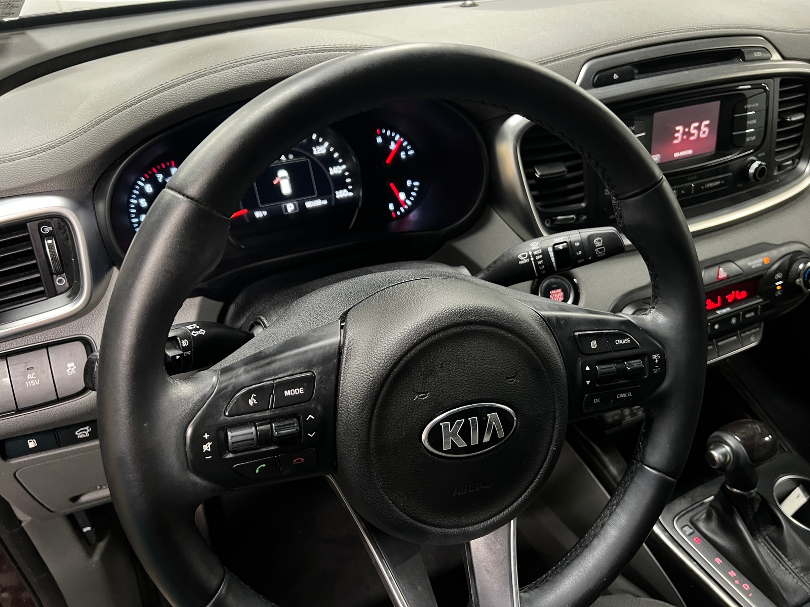 Thumbnail: 2016 Kia Sorento - 4