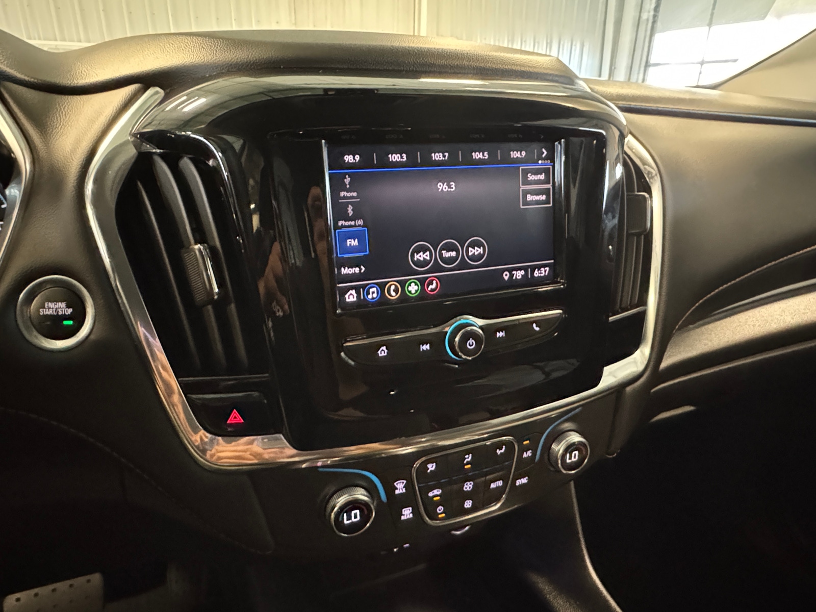 Thumbnail: 2021 Chevrolet Traverse - 4