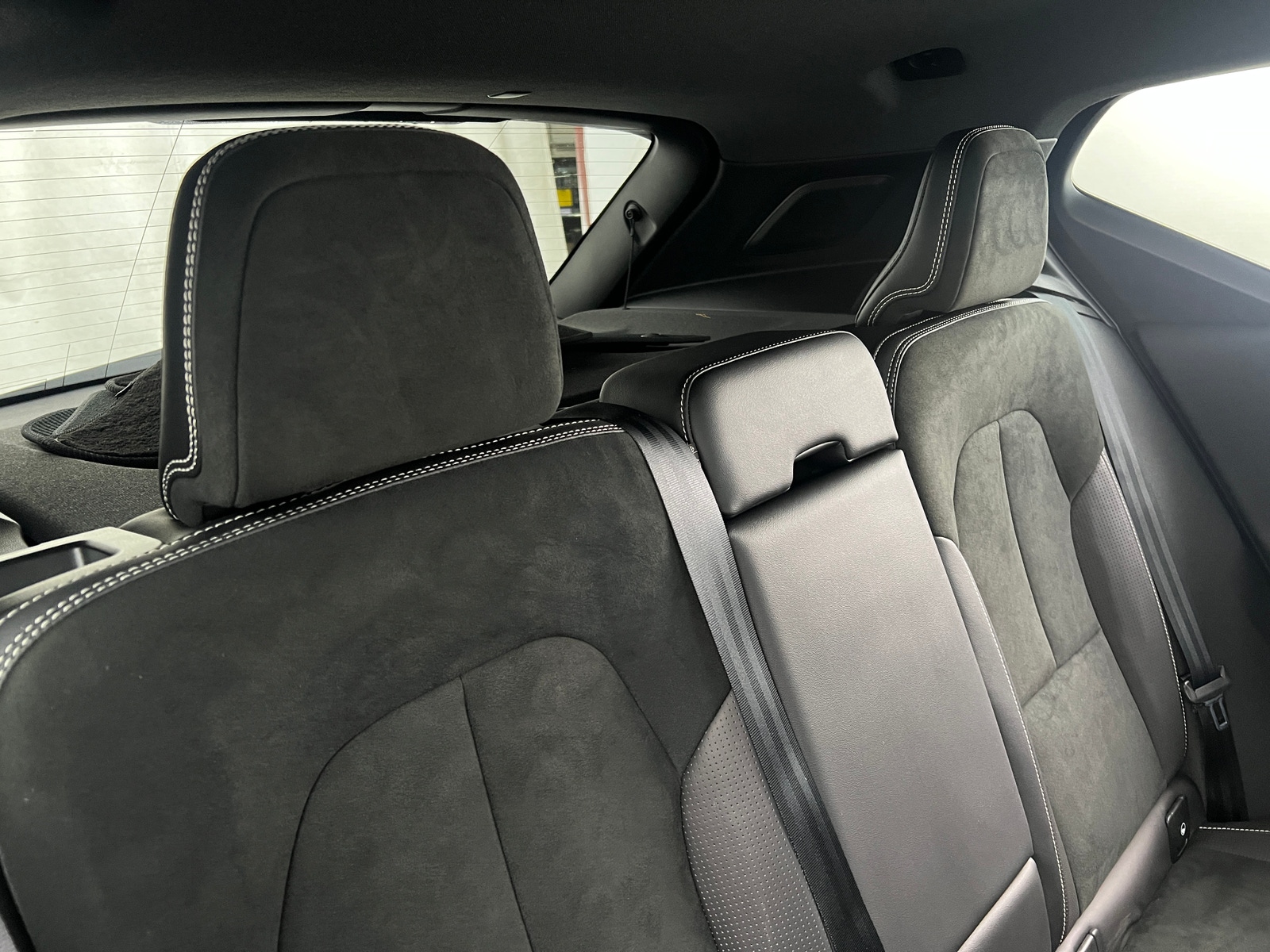 Thumbnail: 2021 Volvo XC40 - 6