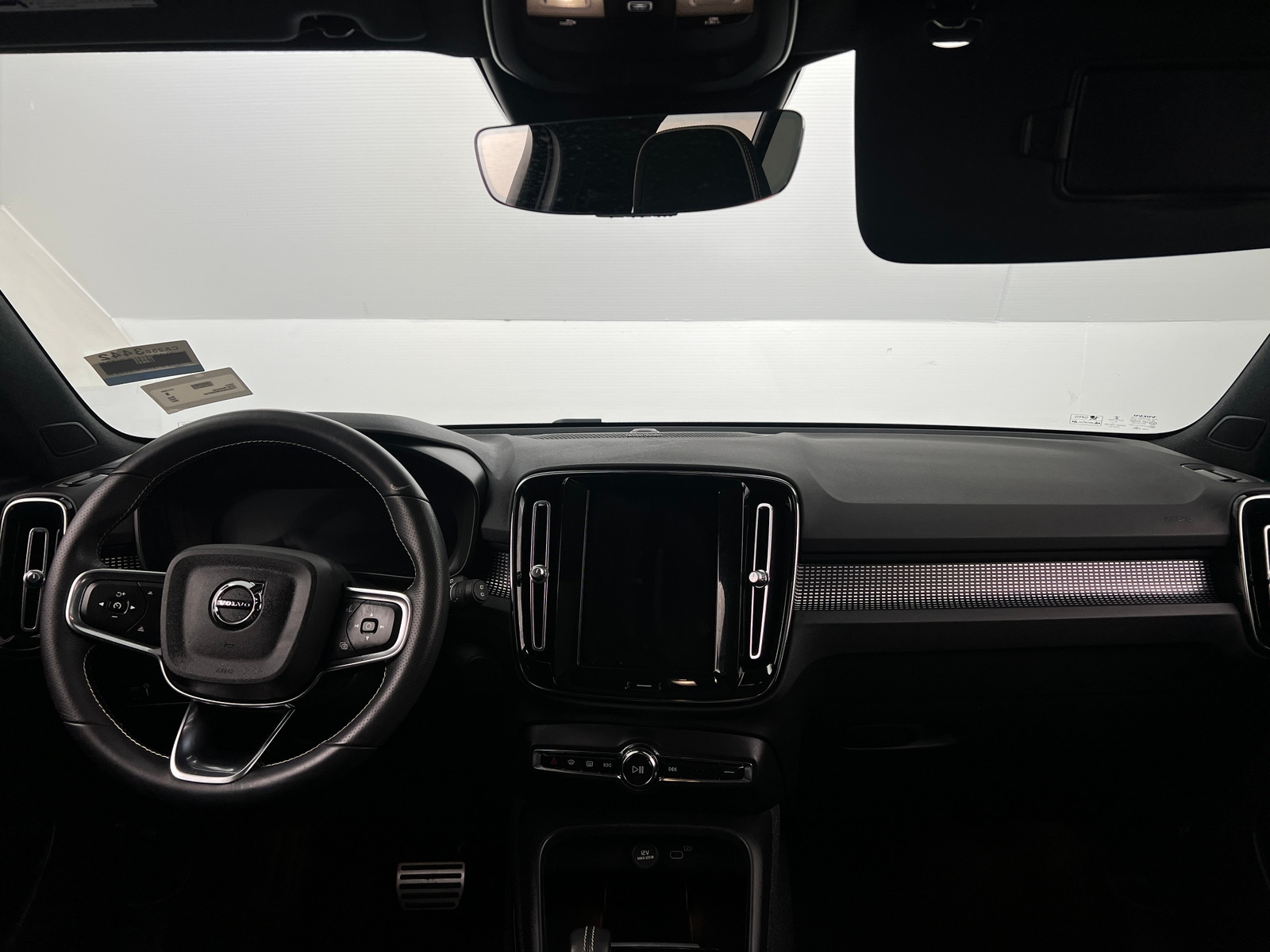 Thumbnail: 2021 Volvo XC40 - 3