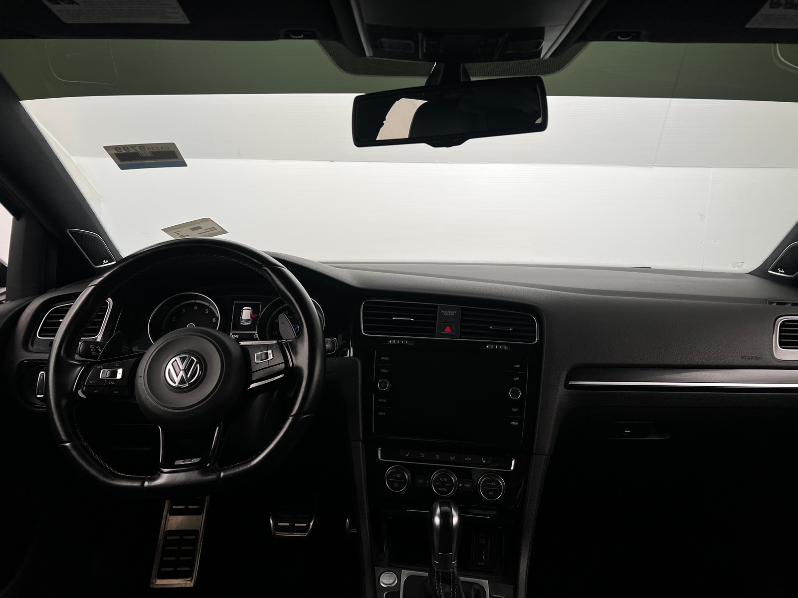 Thumbnail: 2016 Volkswagen Golf - 2
