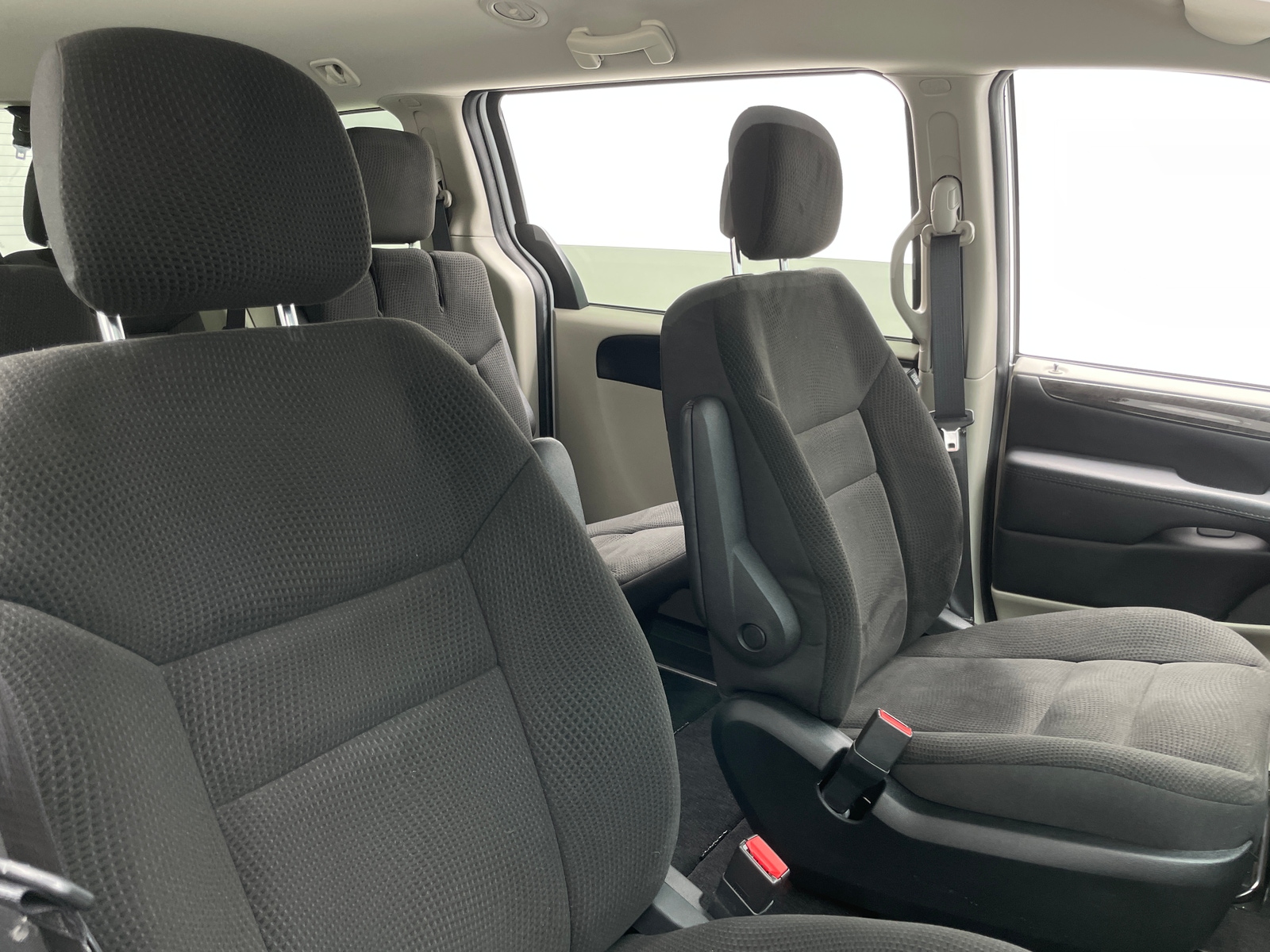 Thumbnail: 2018 Dodge Grand Caravan - 2