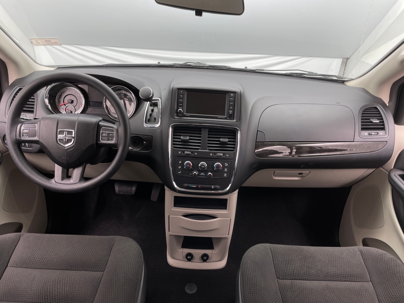 Thumbnail: 2018 Dodge Grand Caravan - 3