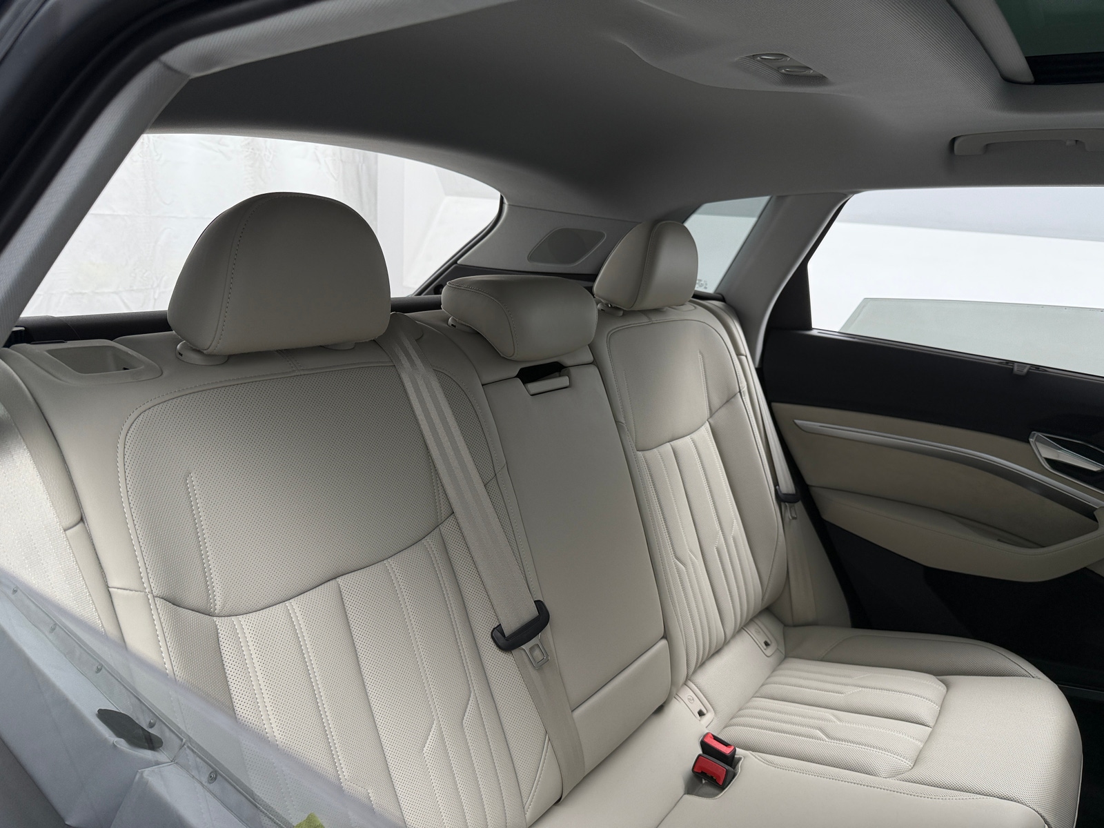 Thumbnail: 2019 Audi e-tron - 5