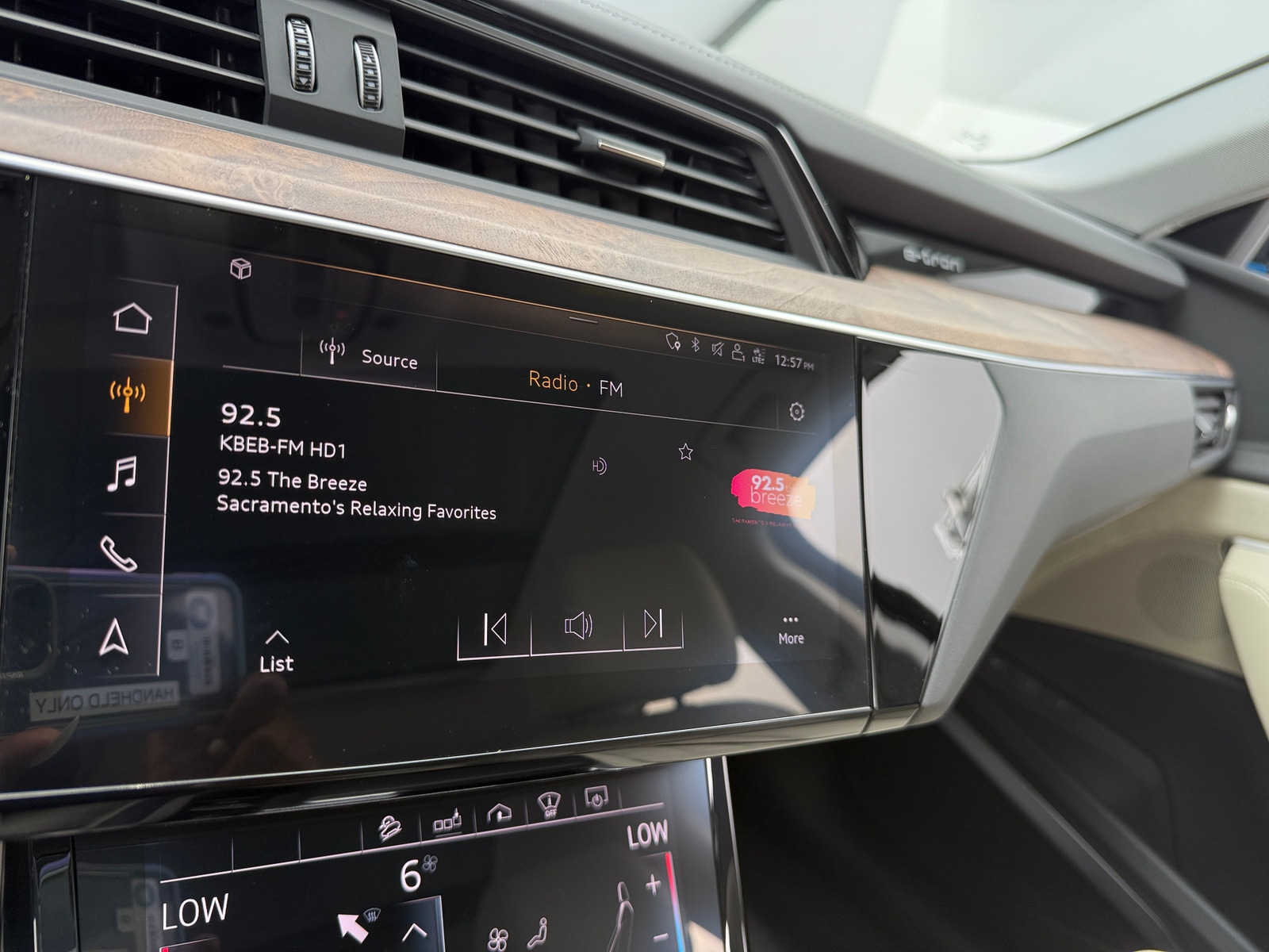 Thumbnail: 2019 Audi e-tron - 3