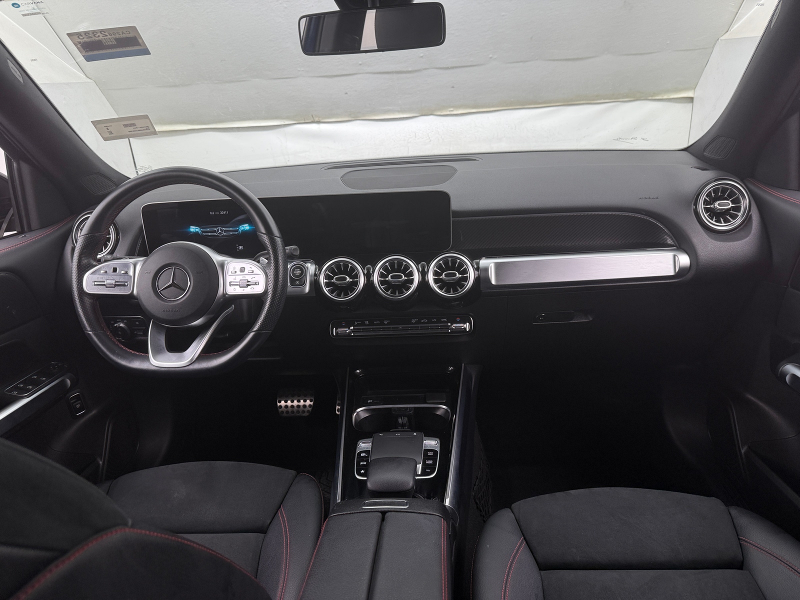 Thumbnail: 2020 Mercedes-Benz GLB - 2