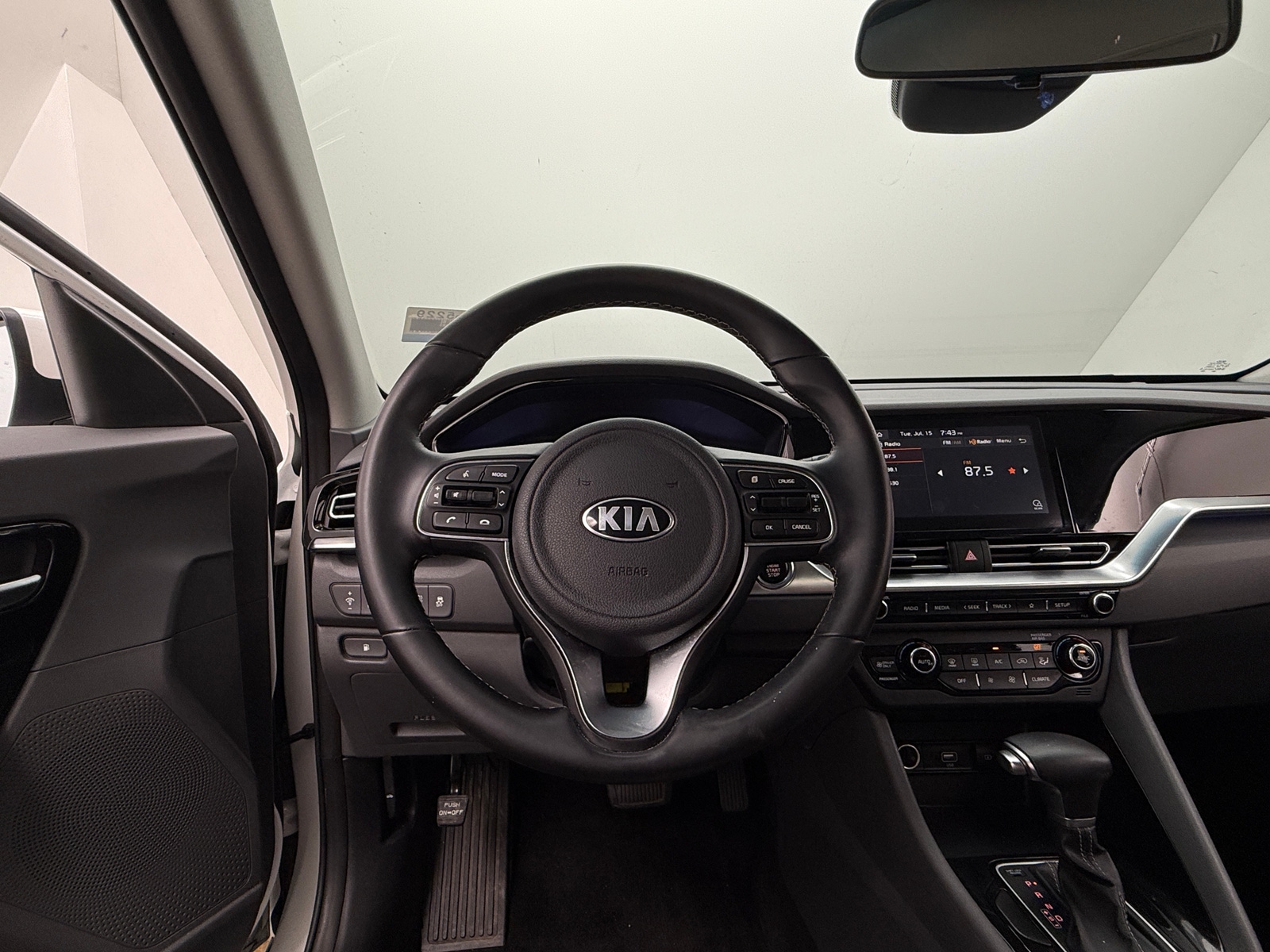 Thumbnail: 2021 Kia Niro - 5