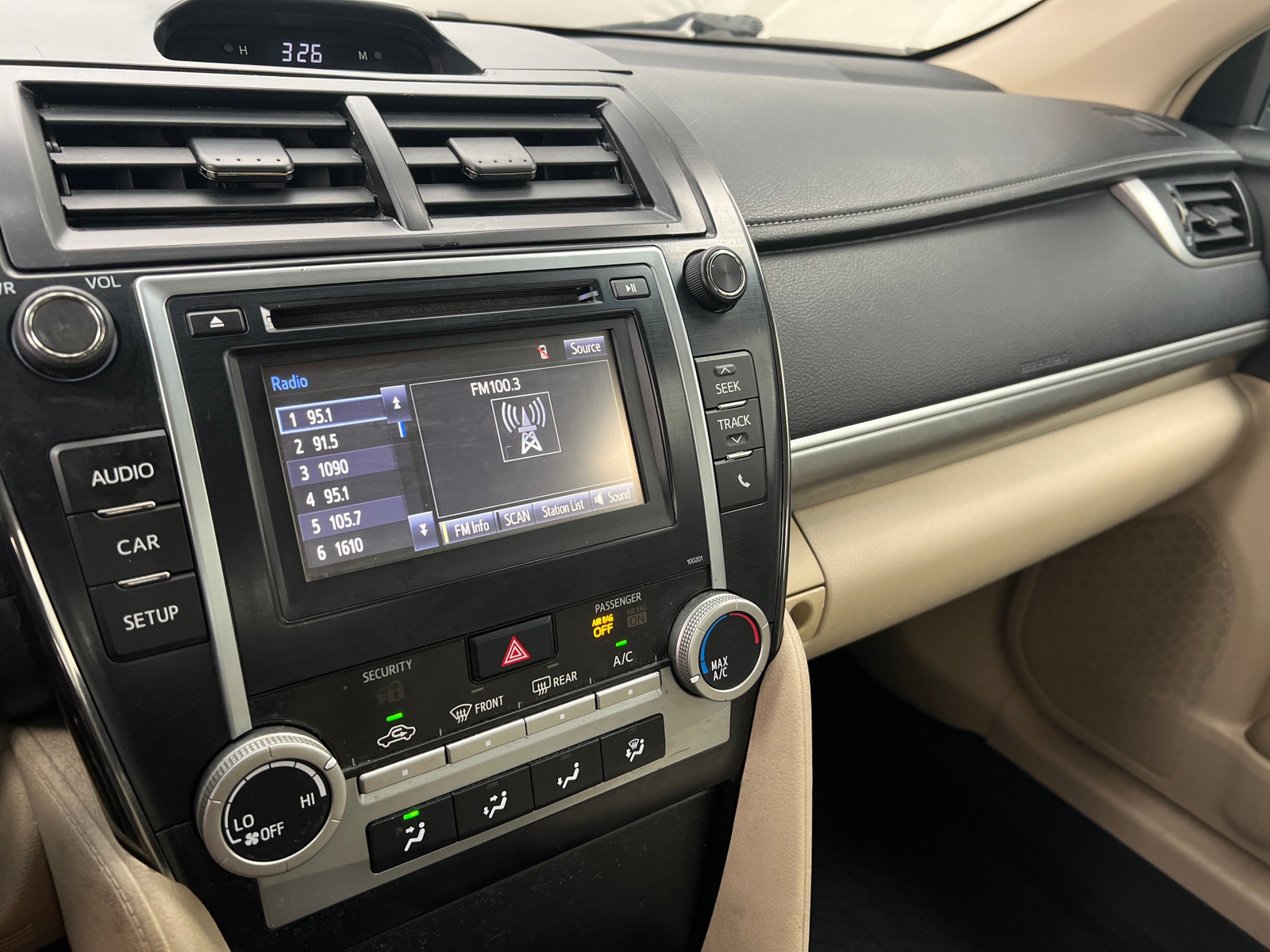 Thumbnail: 2014 Toyota Camry - 4