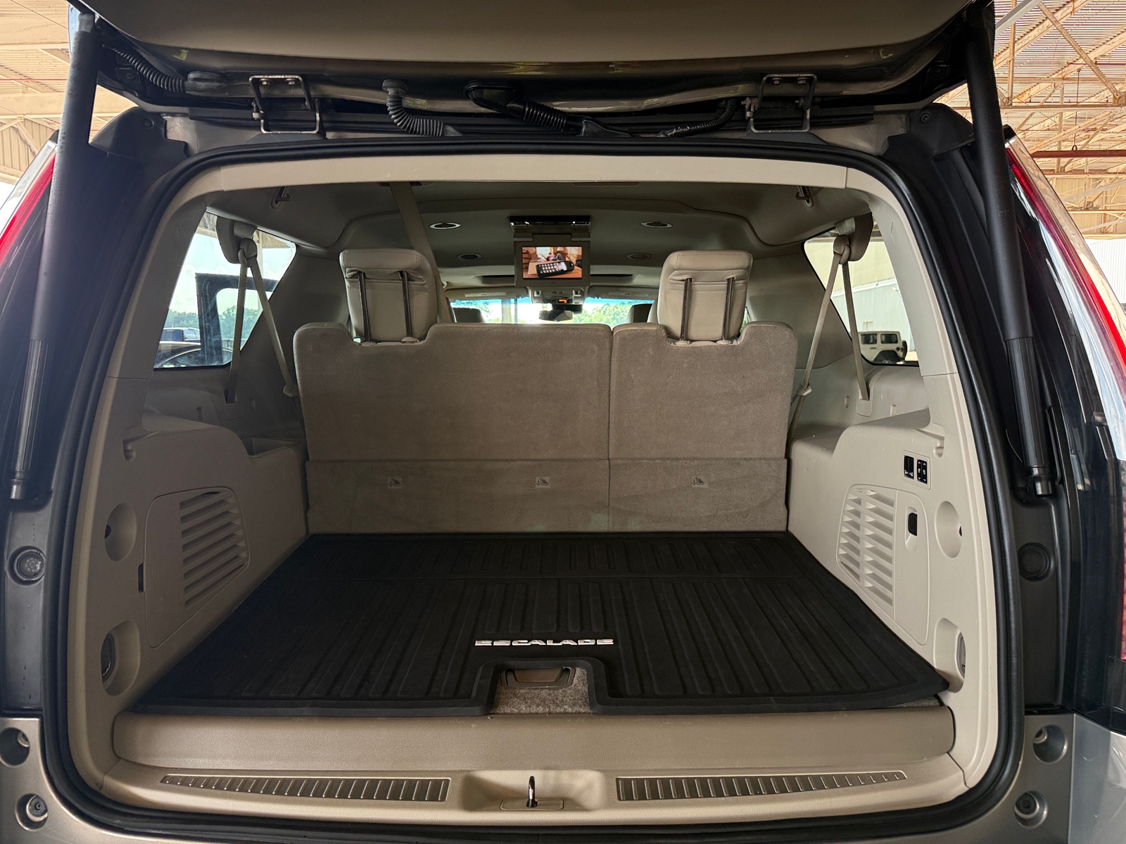 Thumbnail: 2019 Cadillac Escalade - 6