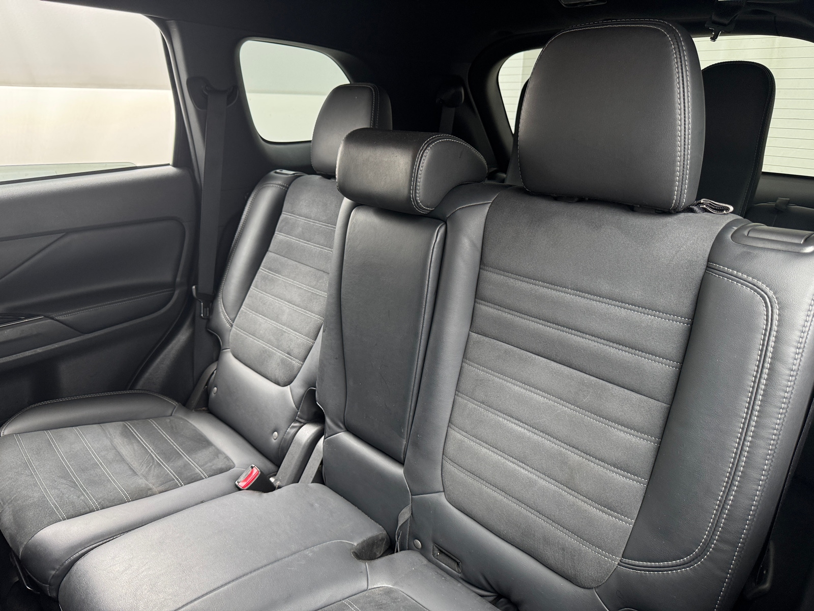 Thumbnail: 2019 Mitsubishi Outlander - 6
