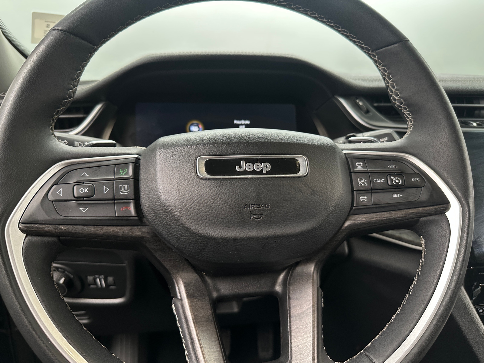 Thumbnail: 2023 Jeep Grand Cherokee - 4