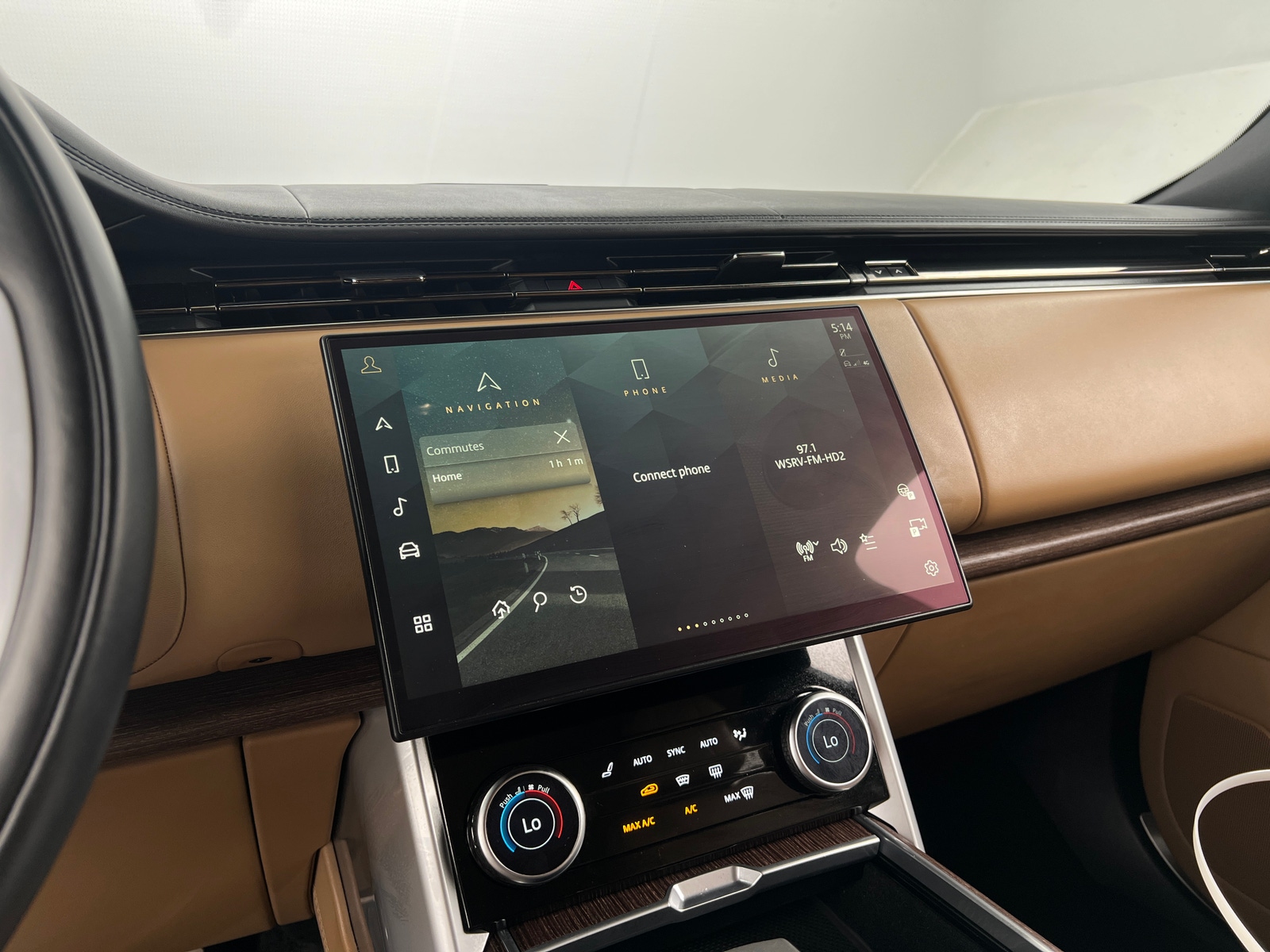 Thumbnail: 2023 Land Rover Range Rover - 3