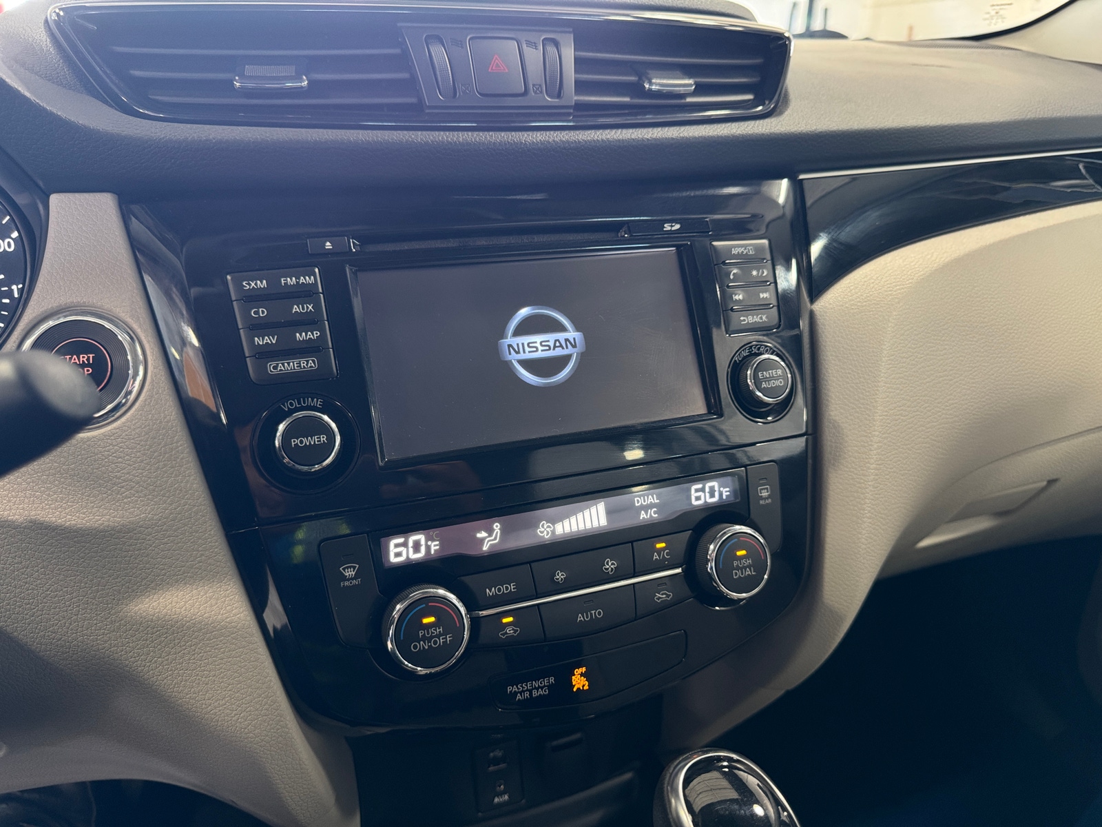 Thumbnail: 2017 Nissan Rogue Sport - 3