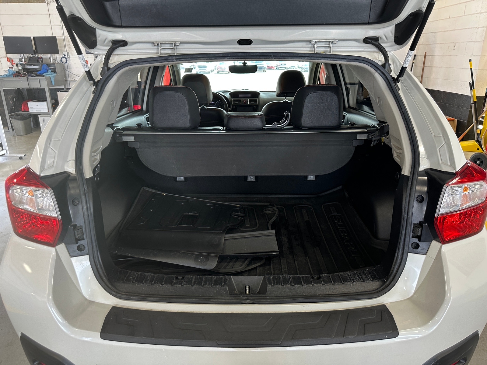 Thumbnail: 2017 Subaru Crosstrek - 6