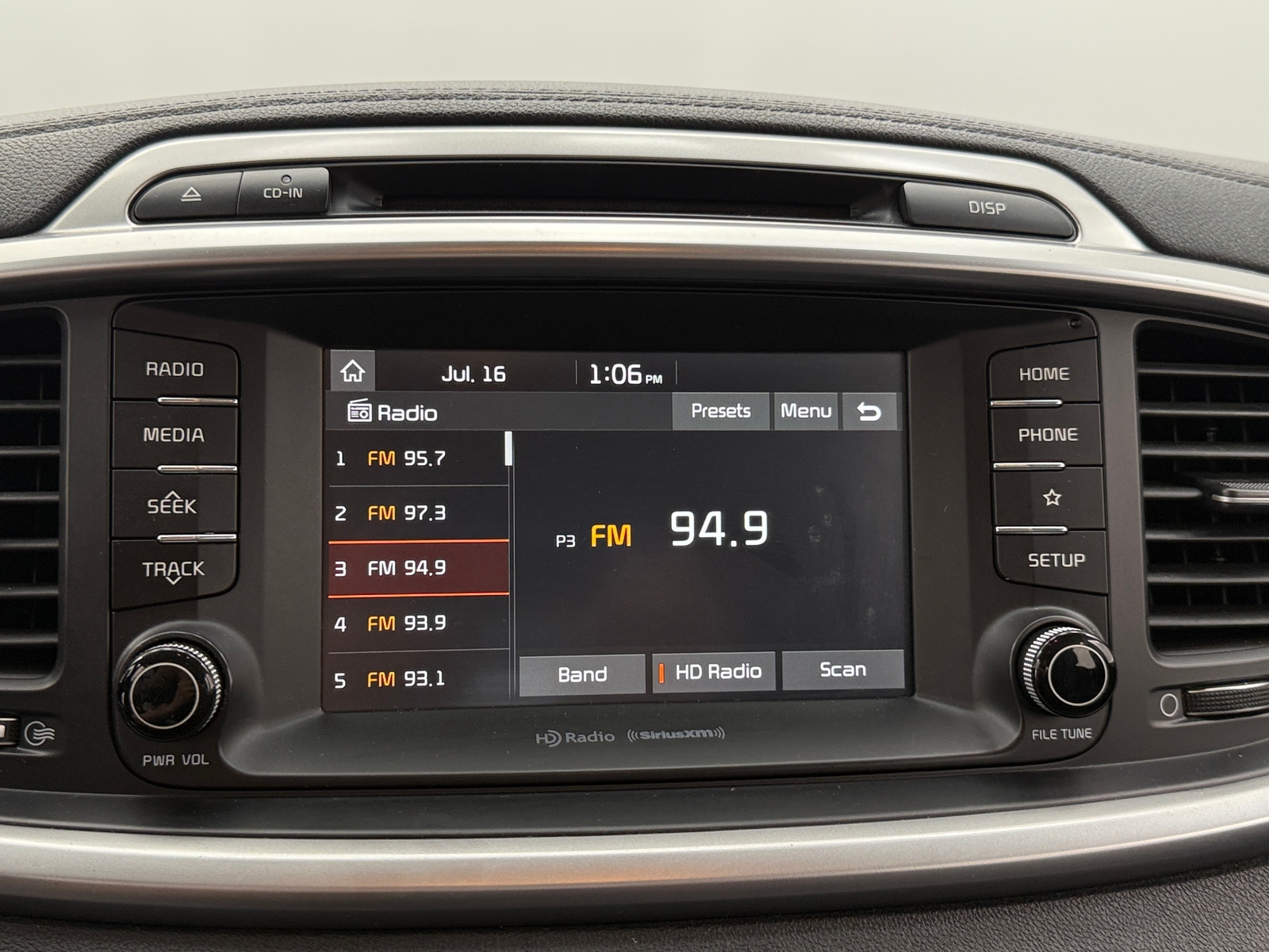 Thumbnail: 2019 Kia Sorento - 4