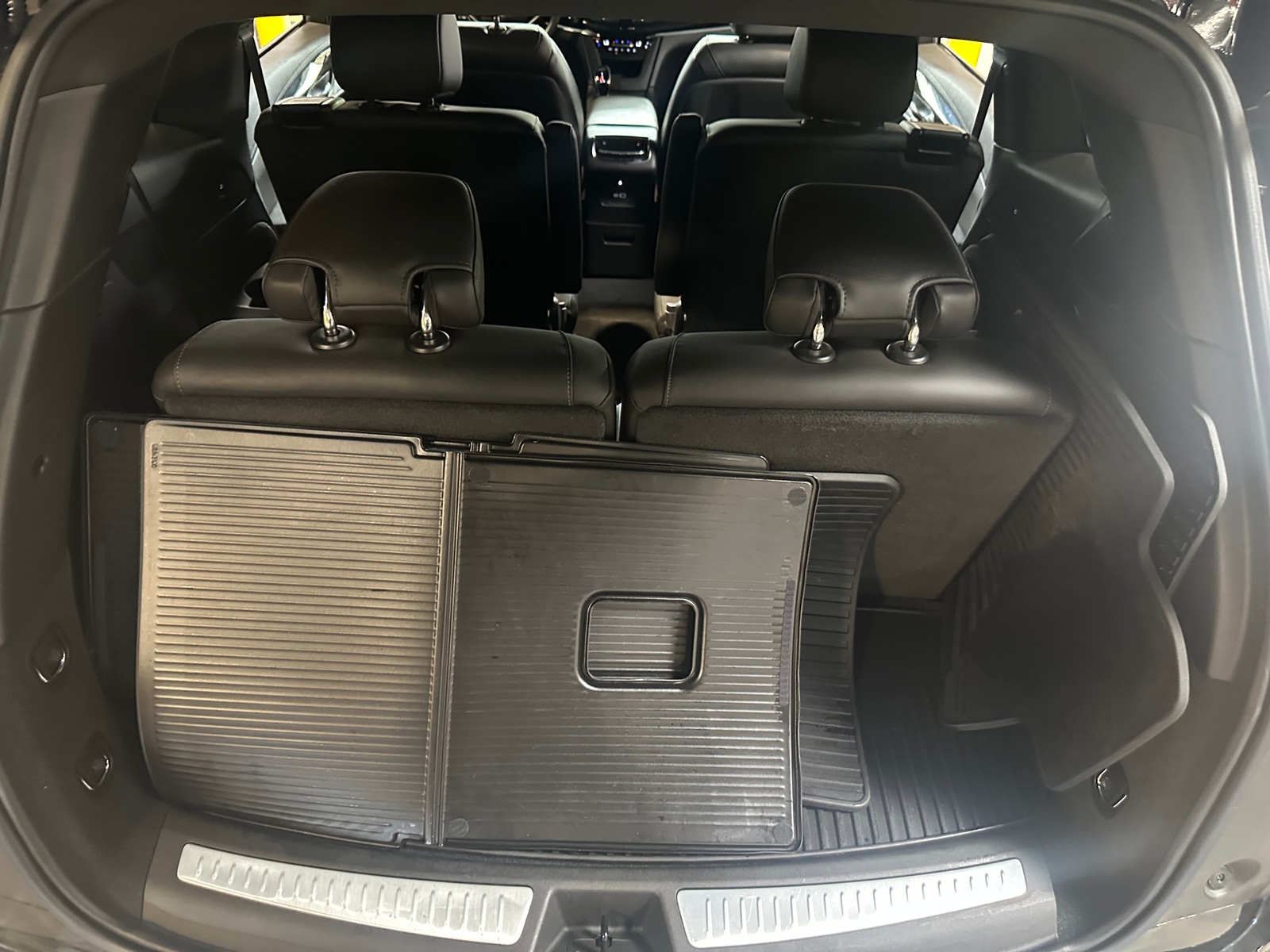 Thumbnail: 2023 Cadillac XT6 - 6