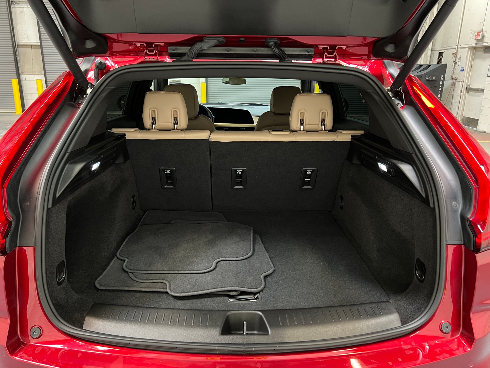 Thumbnail: 2024 Cadillac XT4 - 6