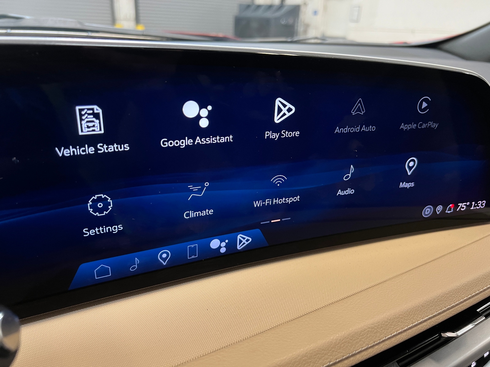Thumbnail: 2024 Cadillac XT4 - 3