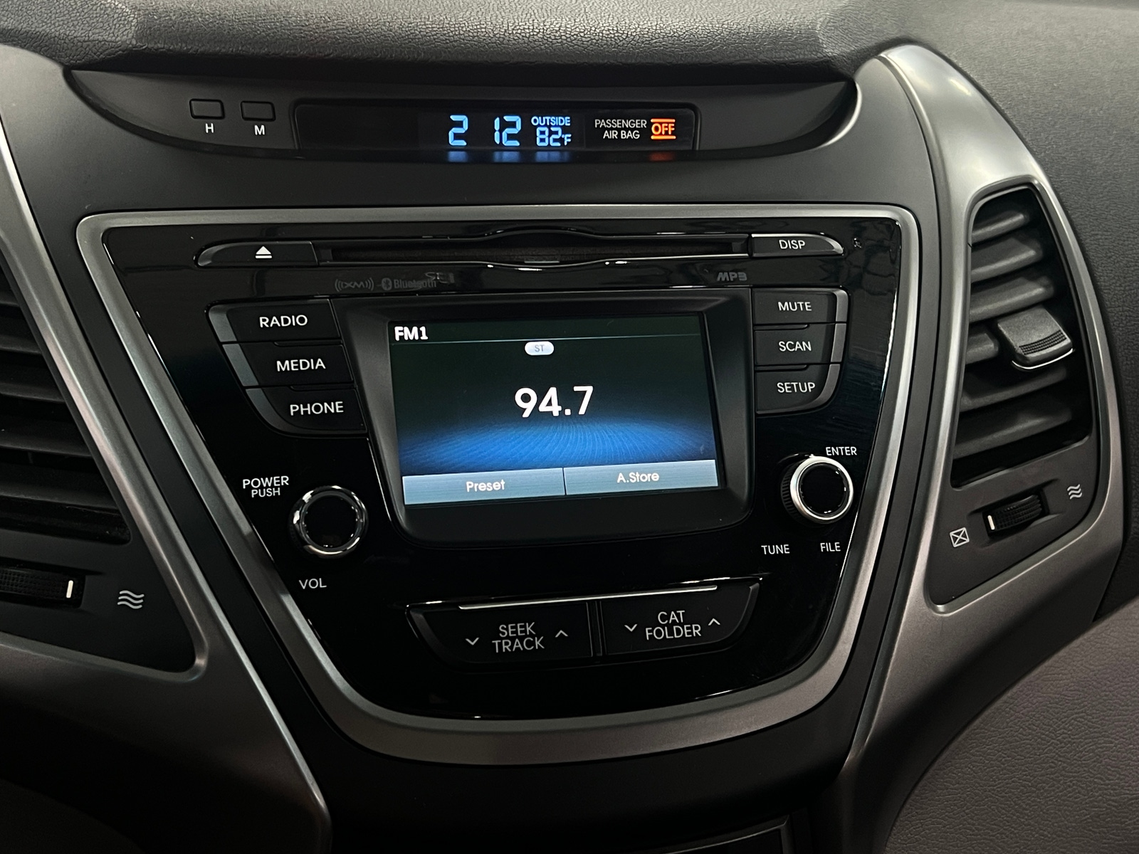 Thumbnail: 2015 Hyundai Elantra - 4