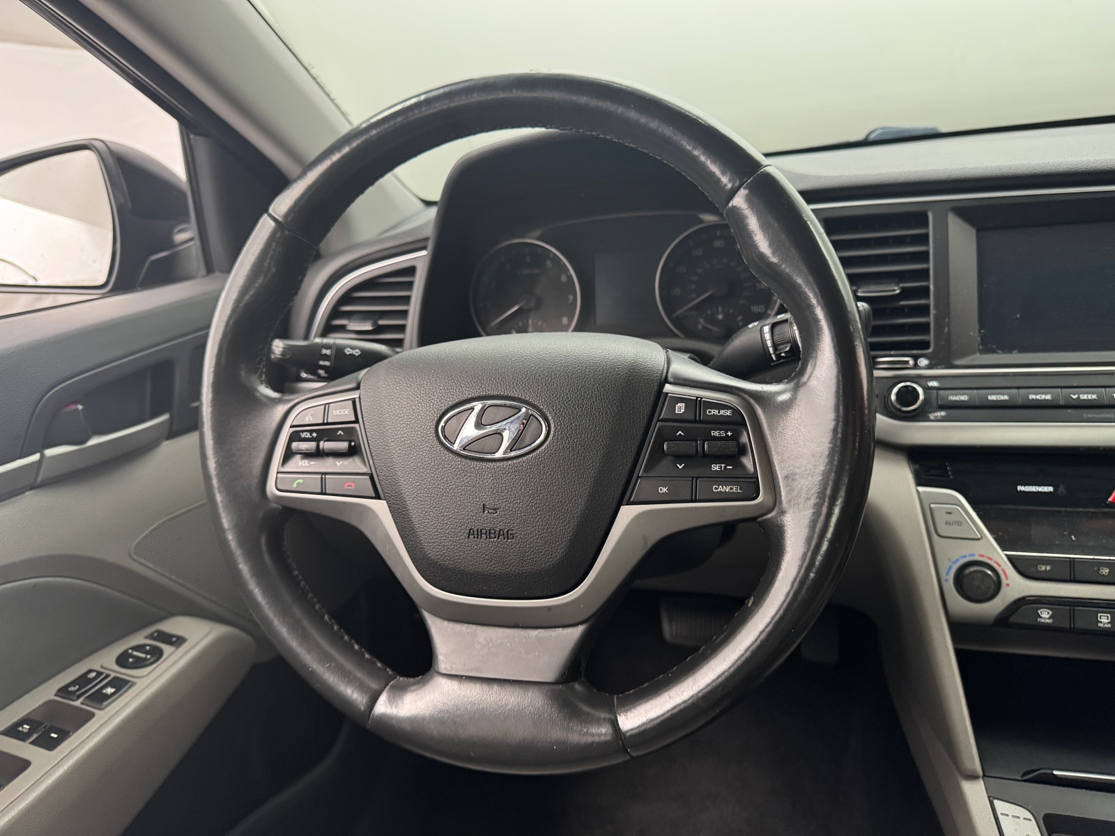 Thumbnail: 2017 Hyundai Elantra - 5