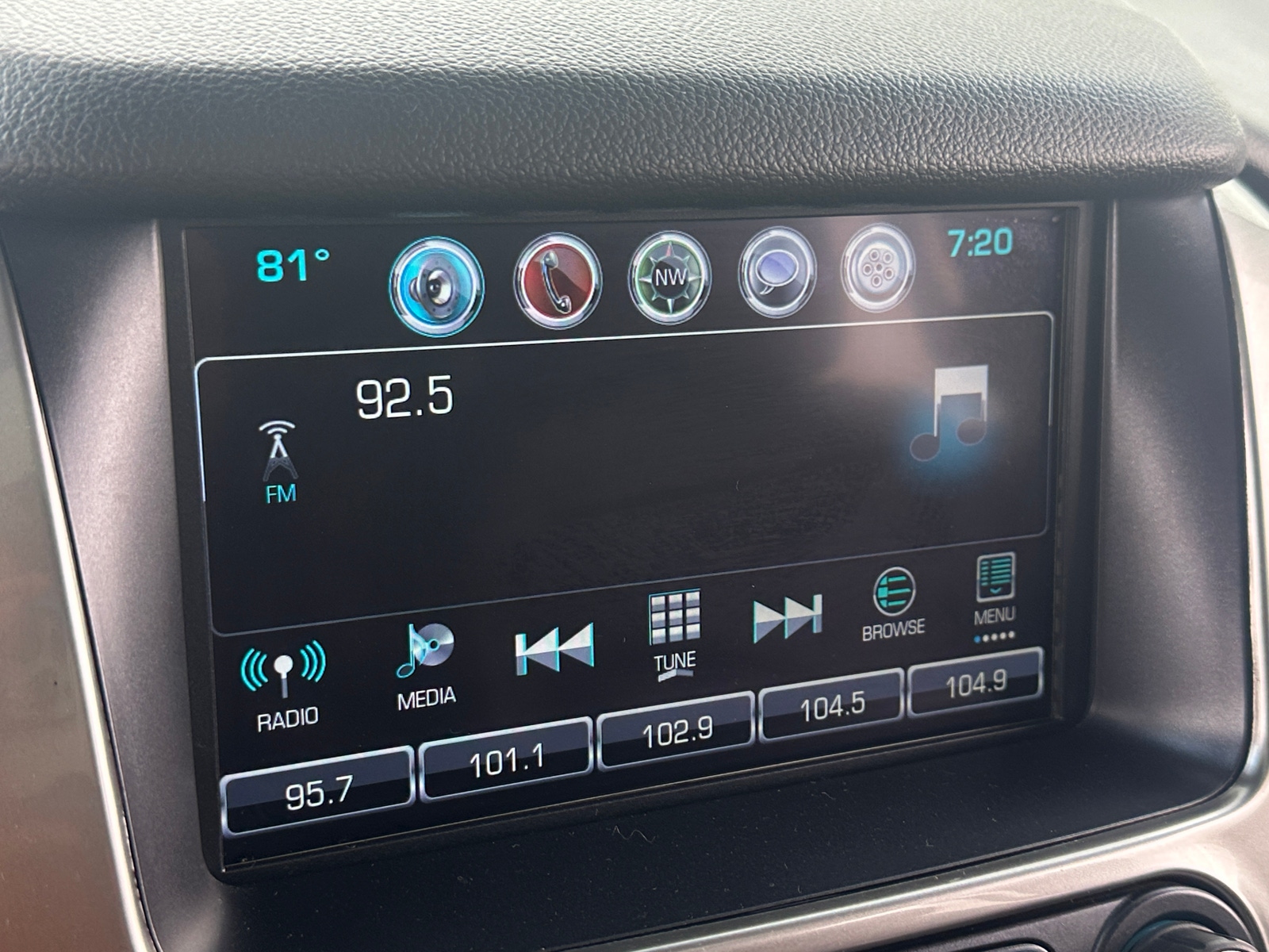 Thumbnail: 2020 Chevrolet Tahoe - 3