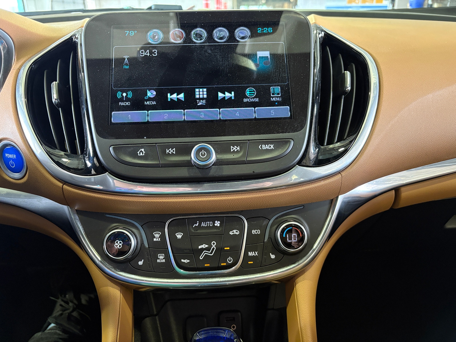 Thumbnail: 2017 Chevrolet Volt - 3