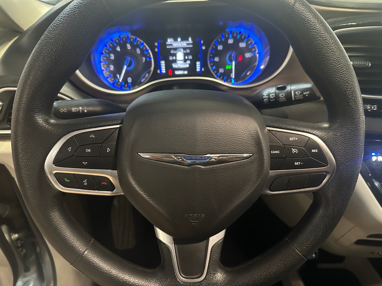 Thumbnail: 2020 Chrysler Voyager - 5