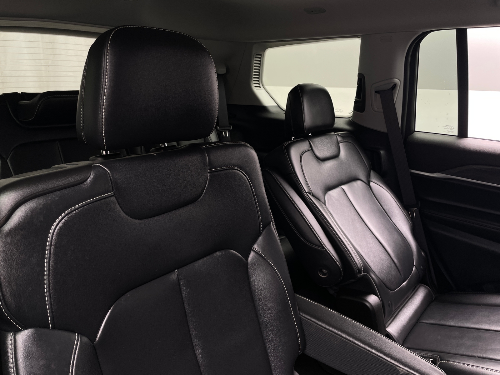 Thumbnail: 2022 Jeep Grand Cherokee L - 5