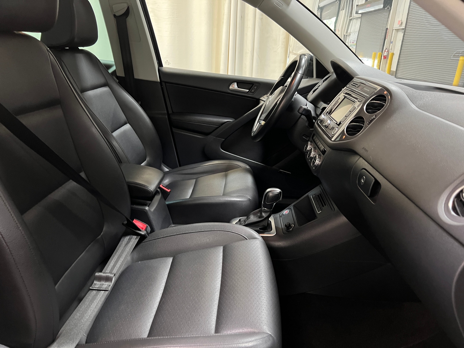 Thumbnail: 2015 Volkswagen Tiguan - 2