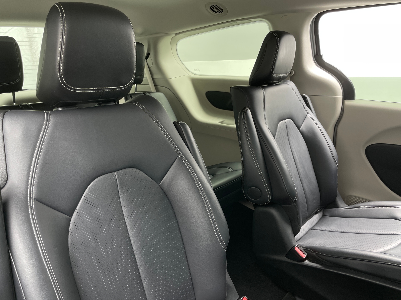 Thumbnail: 2024 Chrysler Pacifica - 5